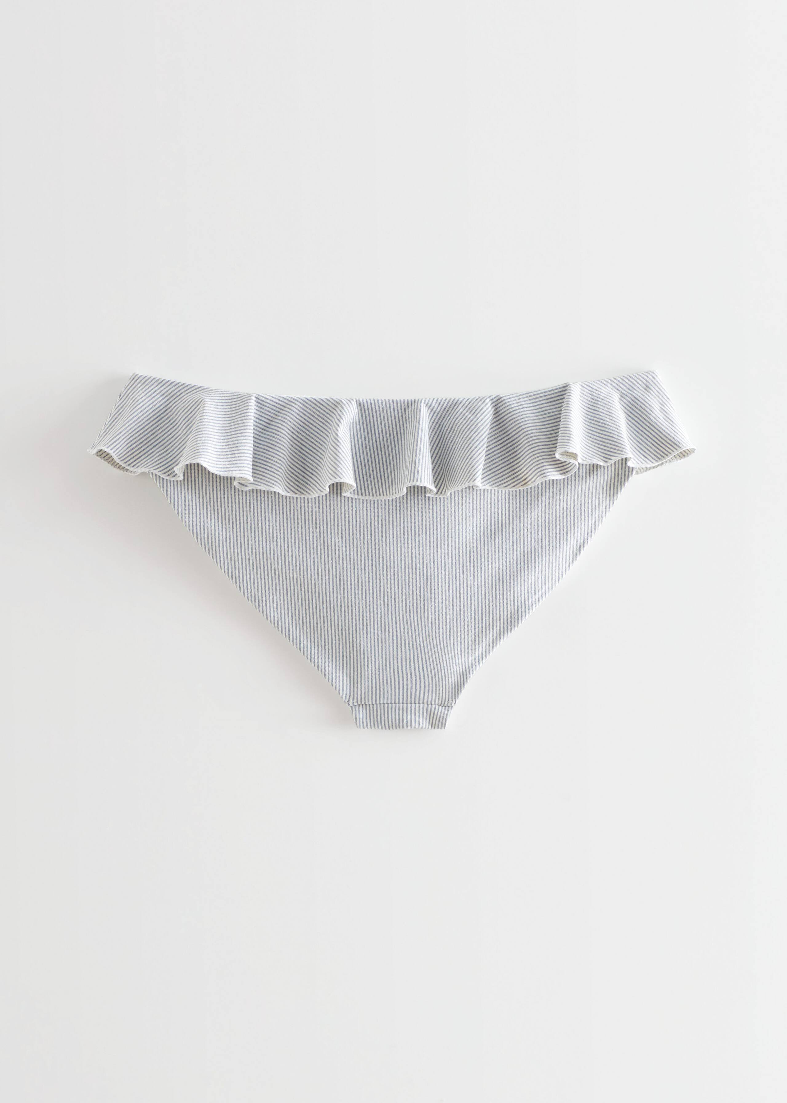 Bikini-briefs med volanger – Blå/Vit – stilleben