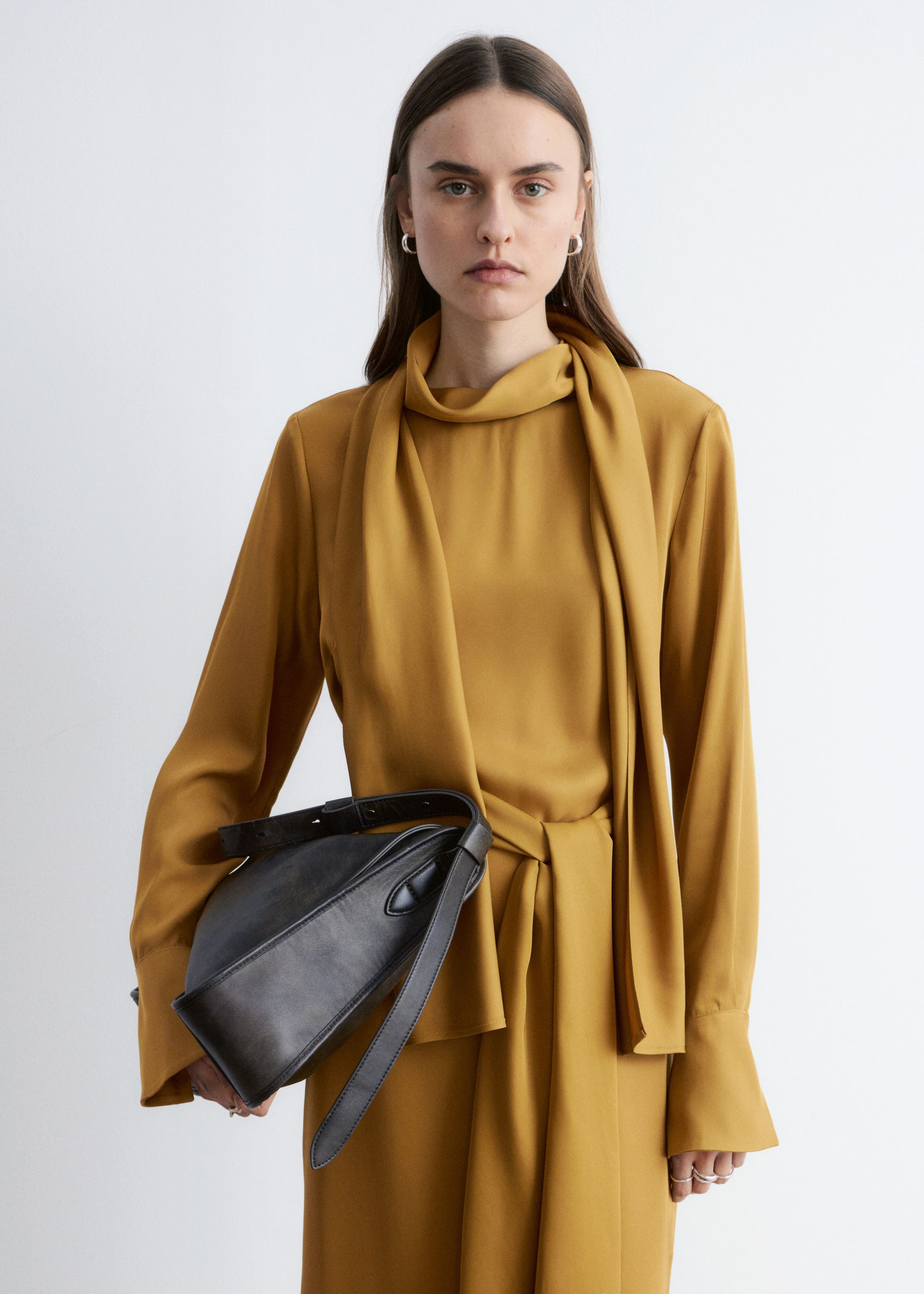 Image of Robe midi à écharpe