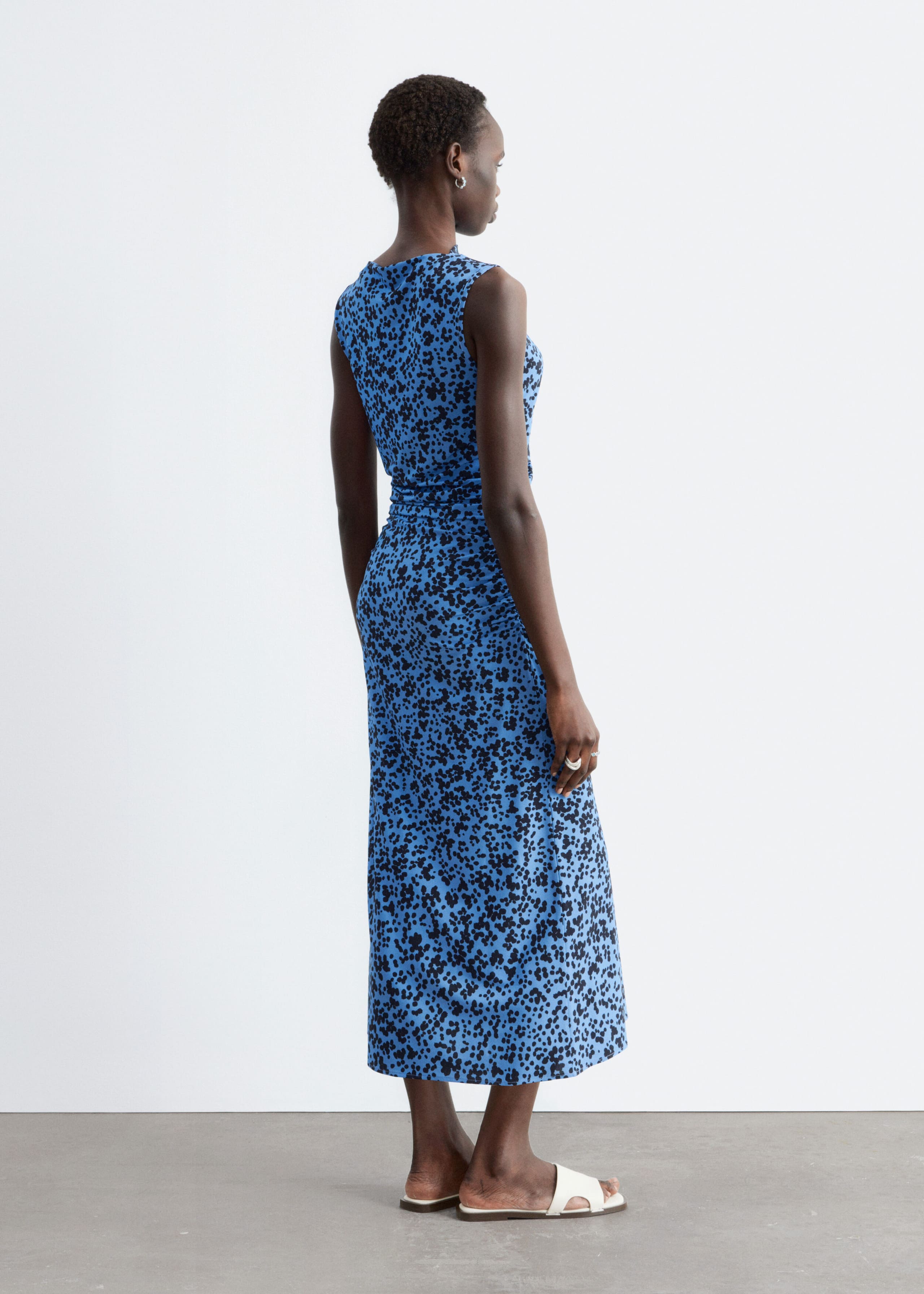 Image of Rynkad midiklänning