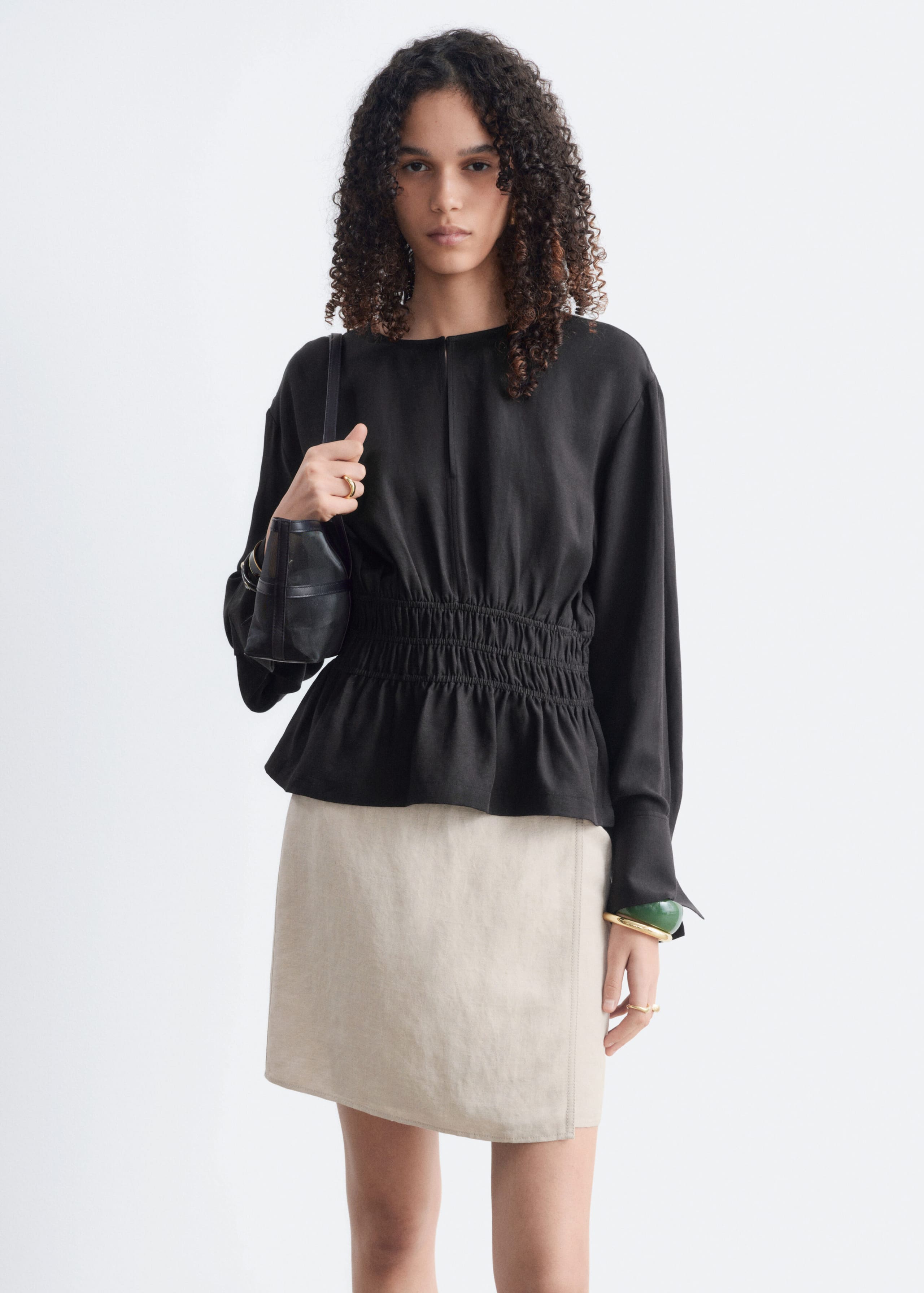 Lniana bluzka z marszczeniem w talii – Czarny – Lookbook