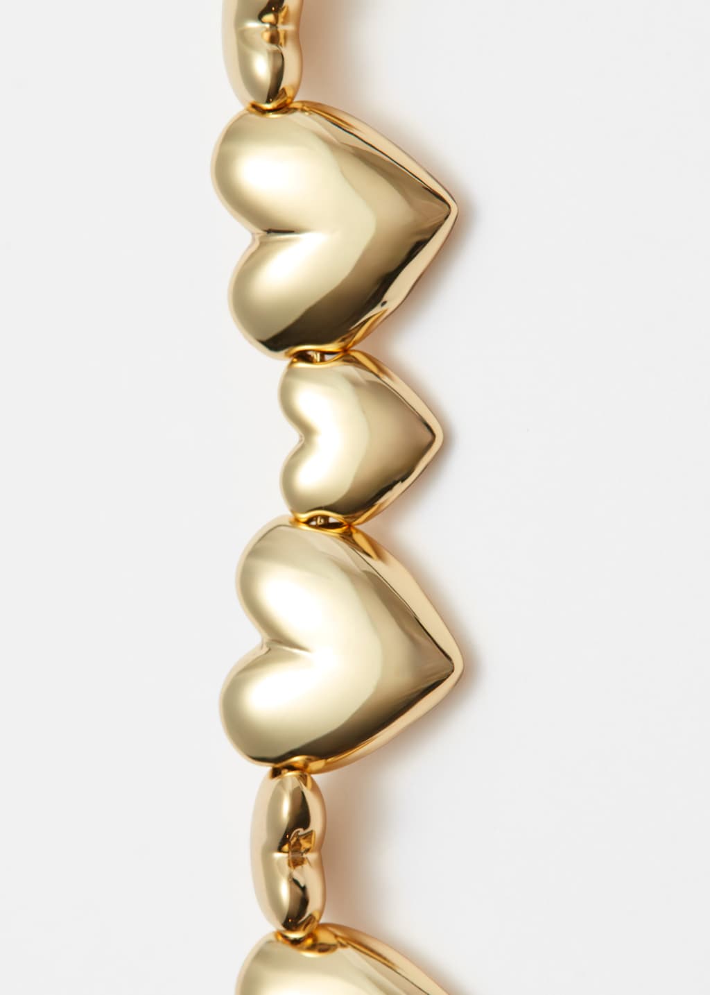 Pulsera con colgantes de corazón - {{variantName}} - Detalle descriptivo