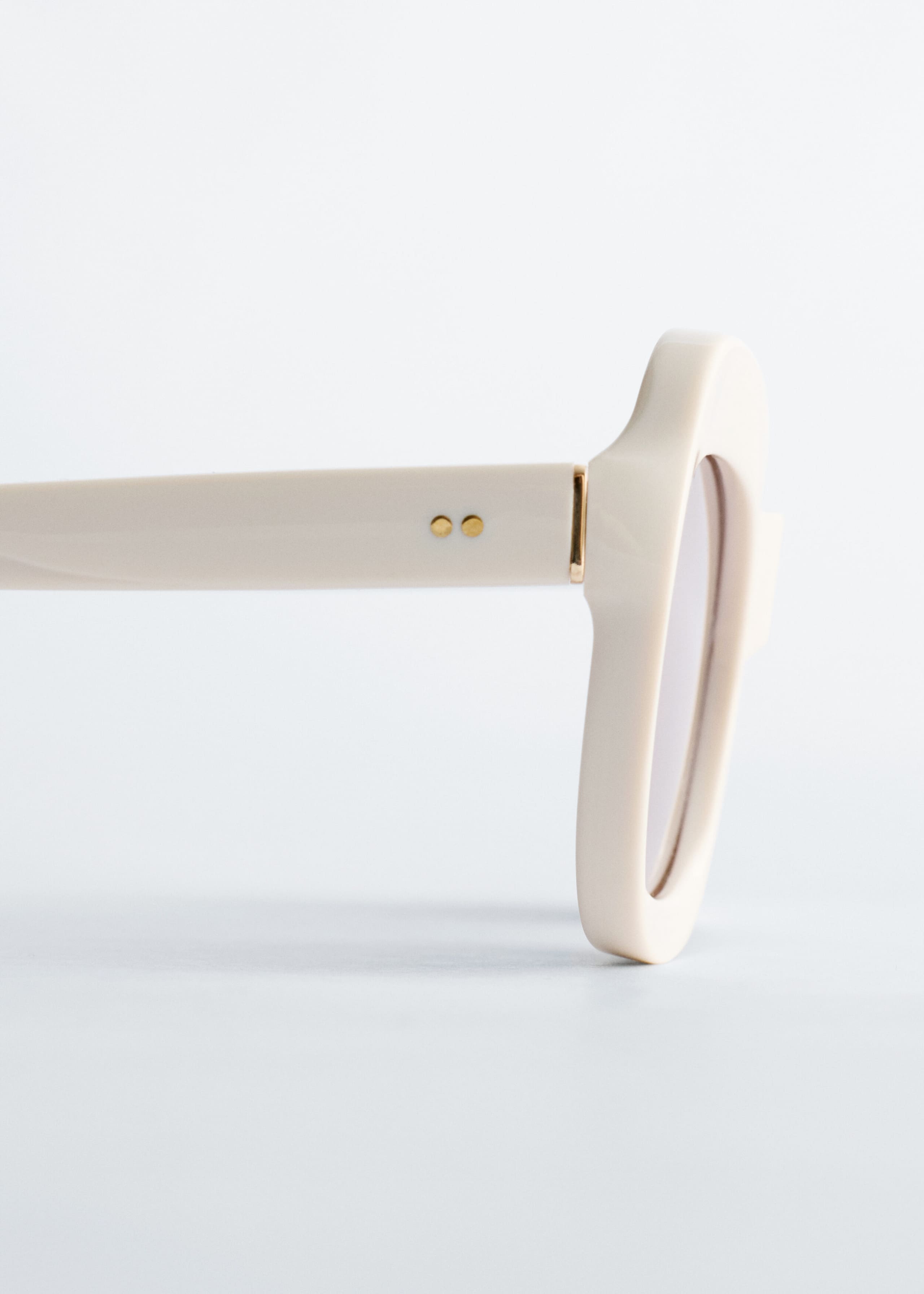 Image of Ovale Cat-Eye-Sonnenbrille