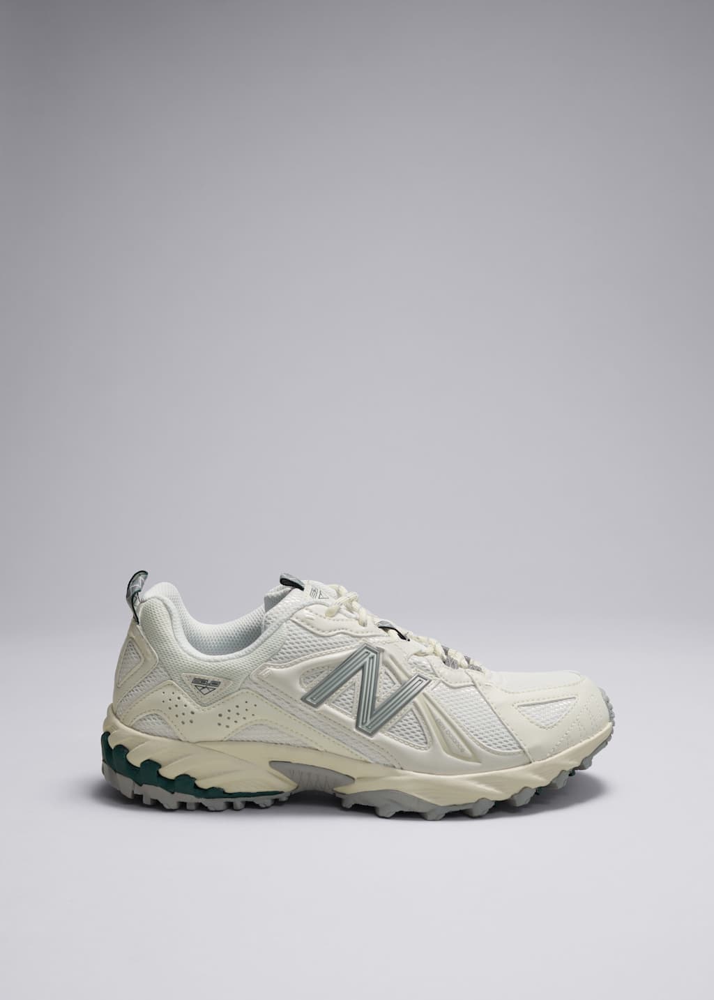 Sneakersy New Balance 610 – Biały/Szary – Martwa natura
