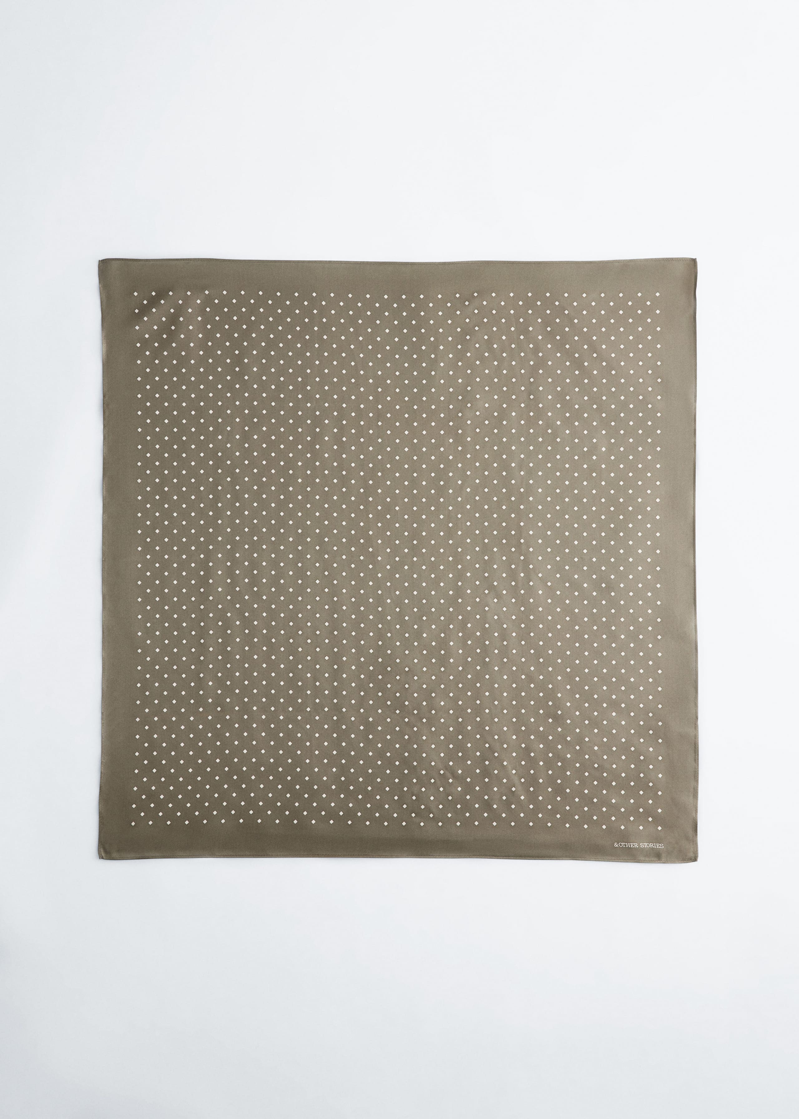 Image of Foulard en soie à imprimé diamant