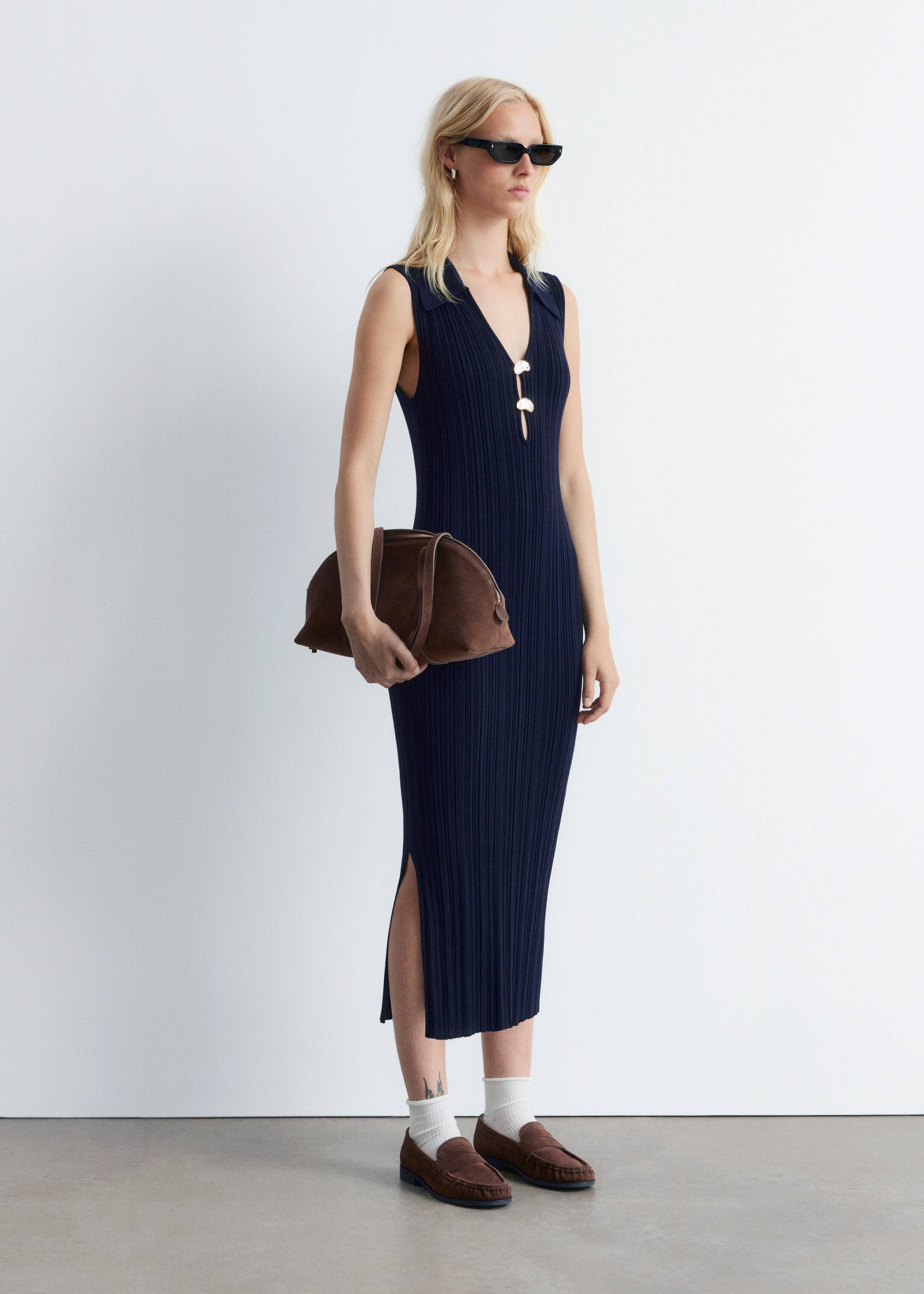 Visa större bild: Ribbstickad midiklänning med krage - Mörkblå - DAM | H&M FI 2