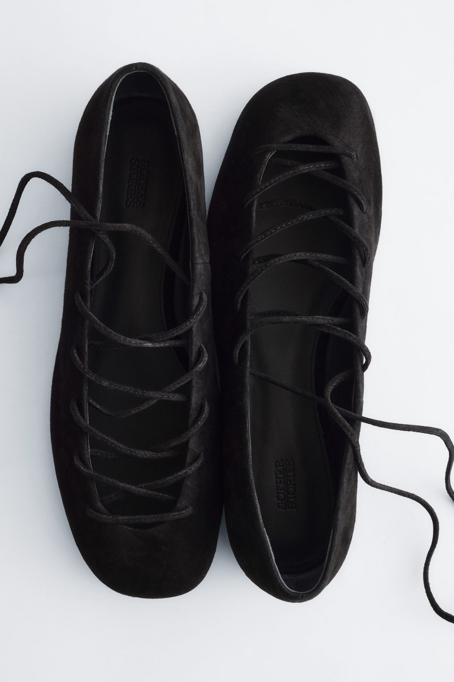 Кожени балерини с връзки - Черно/Бяло - 4