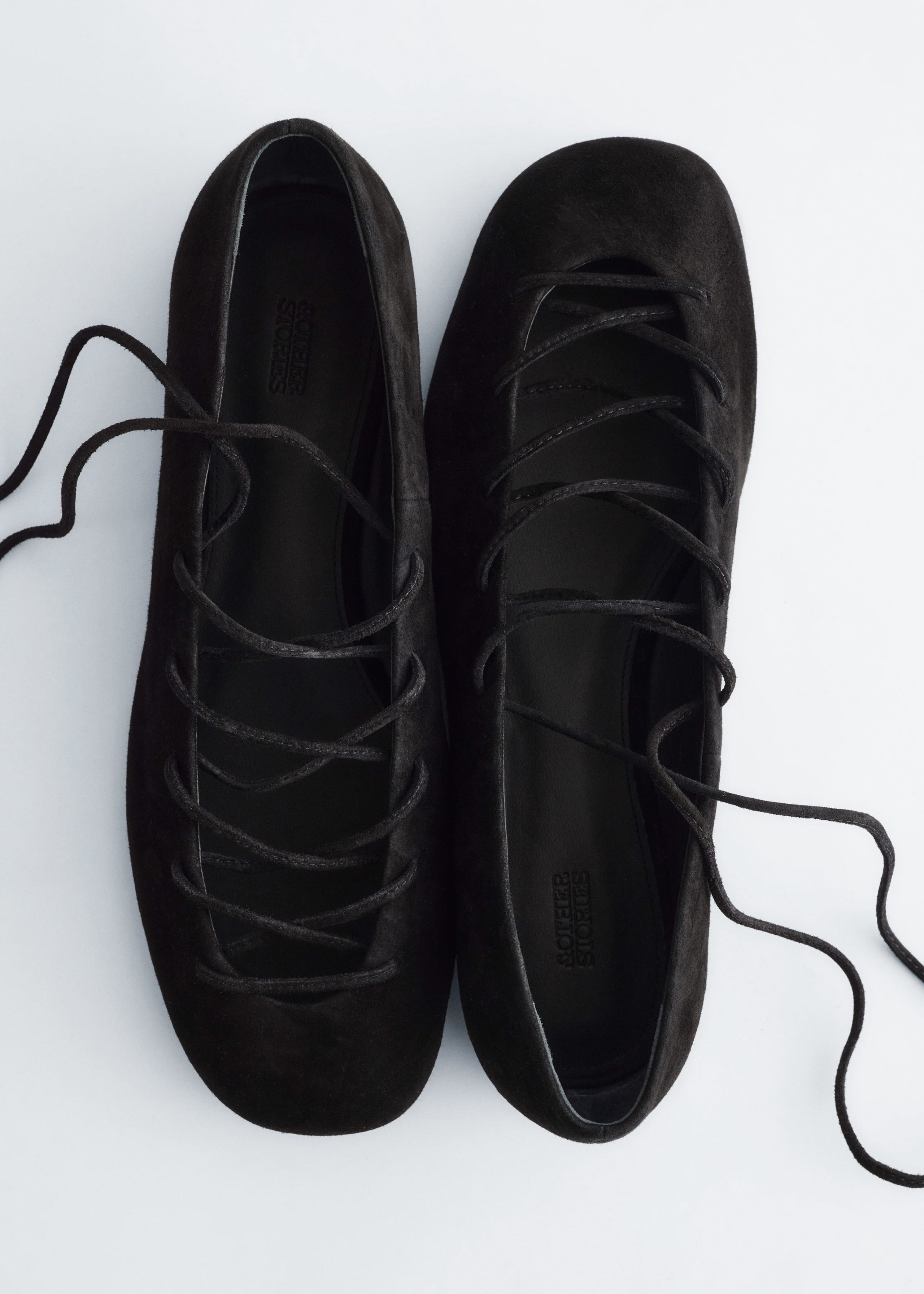 Image of Bailarinas de piel con cordones