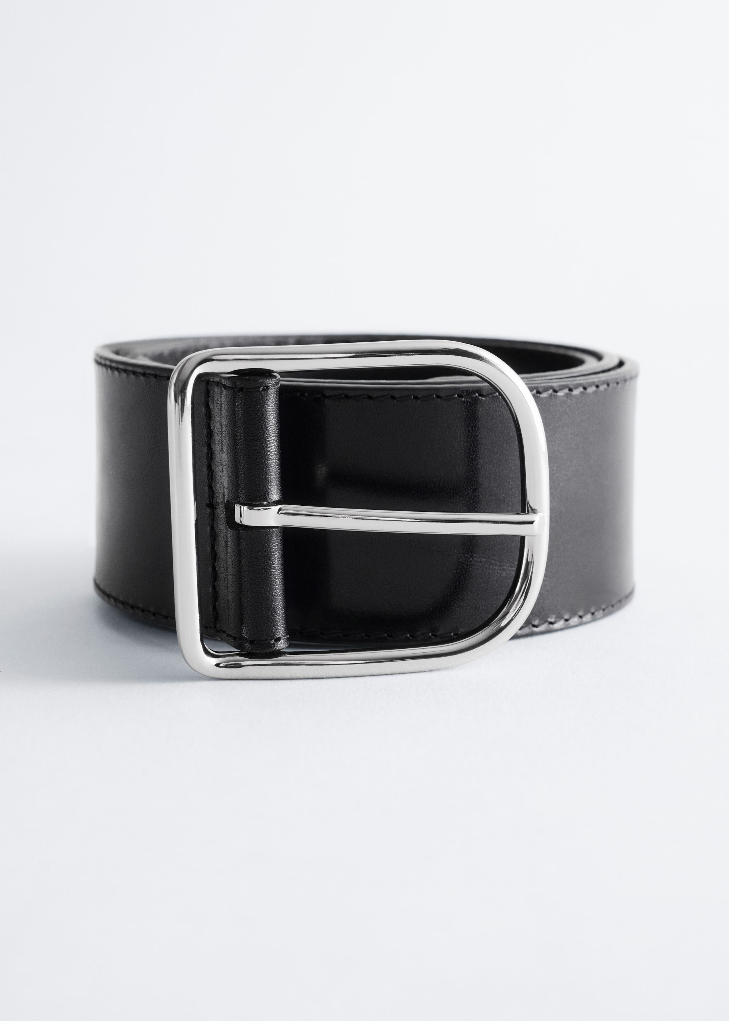 Classic Leather Belt - Black - Still Life
