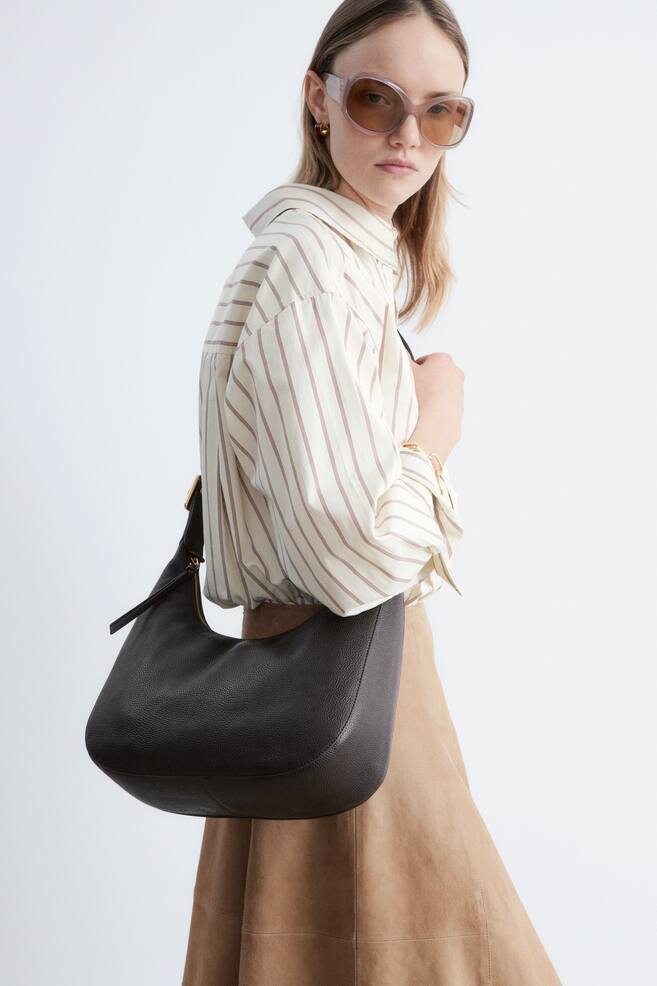 Sac à bandoulière en forme de croissant - Marron foncé/Marron foncé - 1
