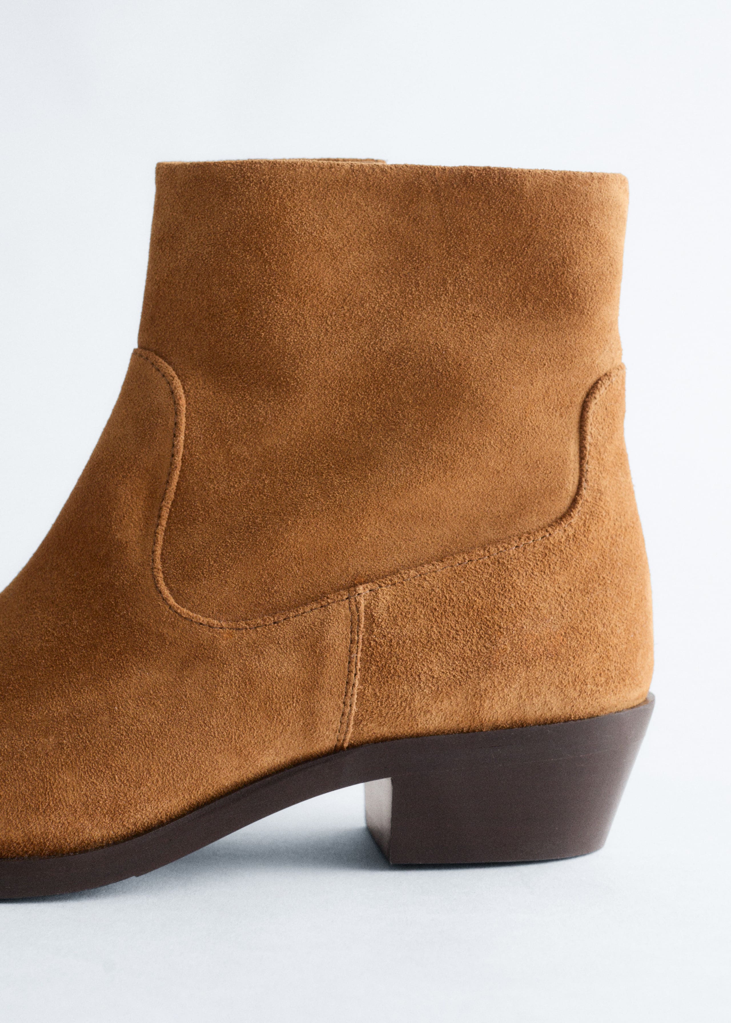 Image of Ankle Boots aus Leder mit spitzer Zehenpartie