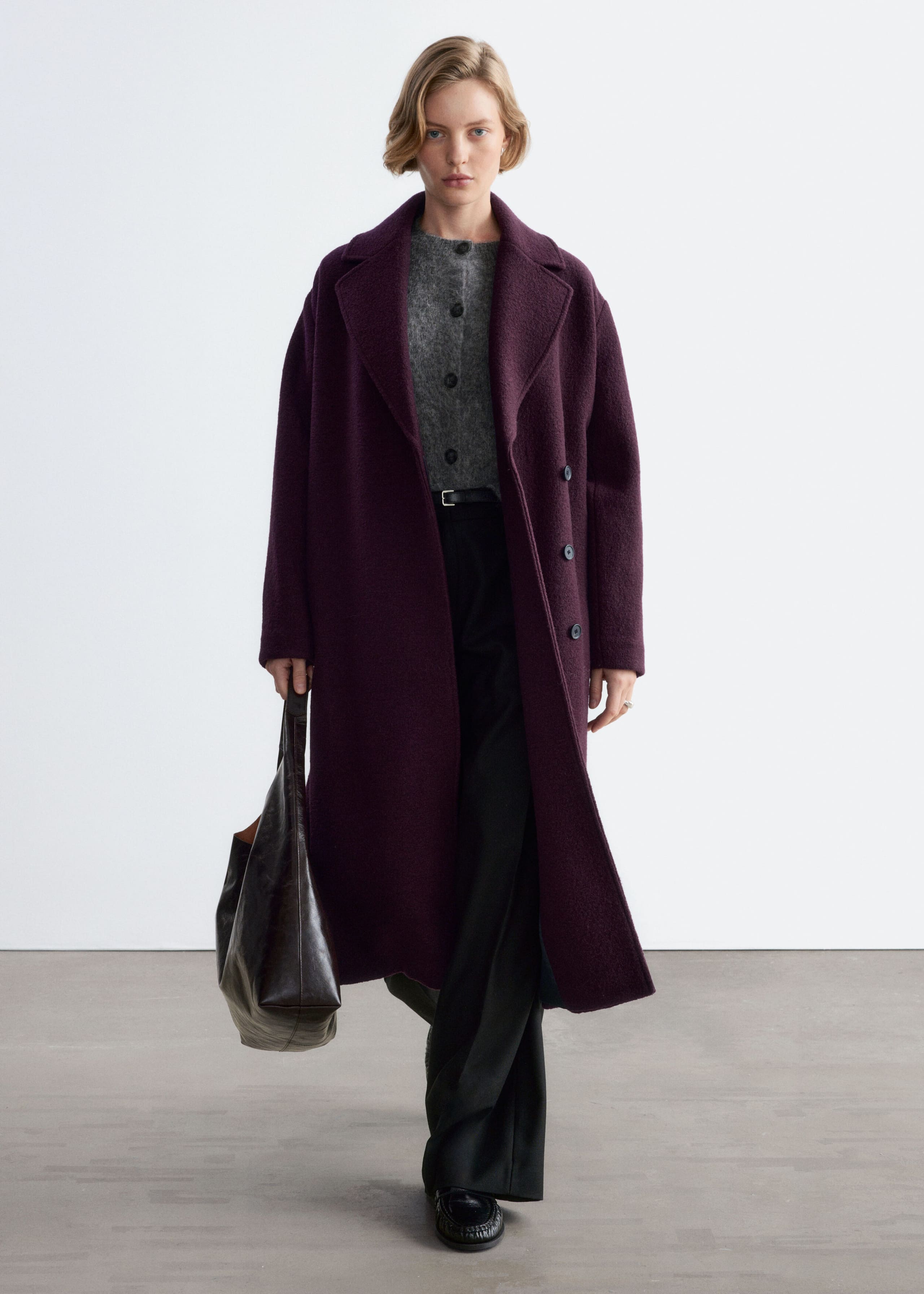 Volumineuze wollen jas met ceintuur - Donkerpaars - Lookbook
