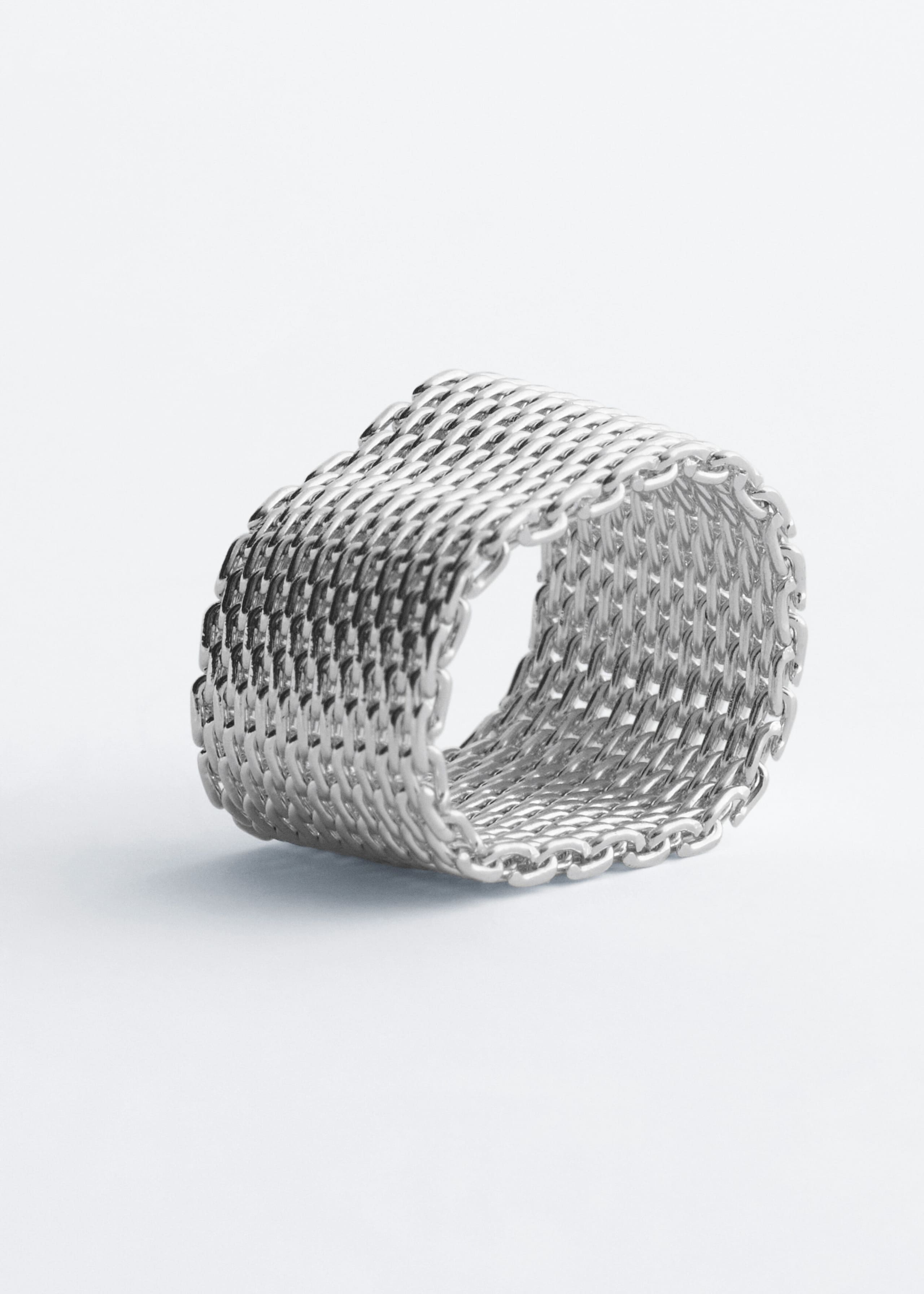 Mesh Ring - {{variantName}} - Descriptive Detail