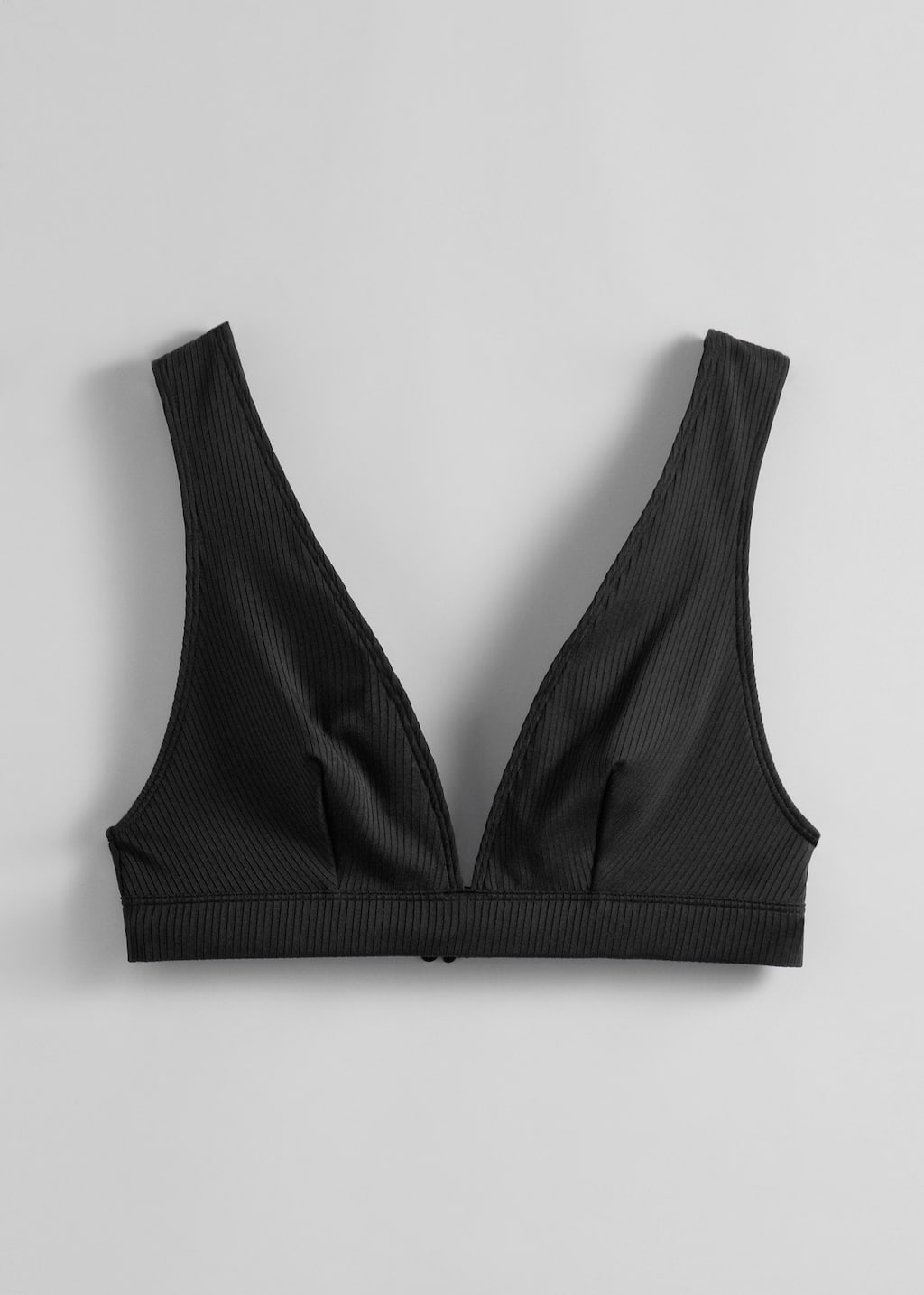 Top bikini triangolare a coste