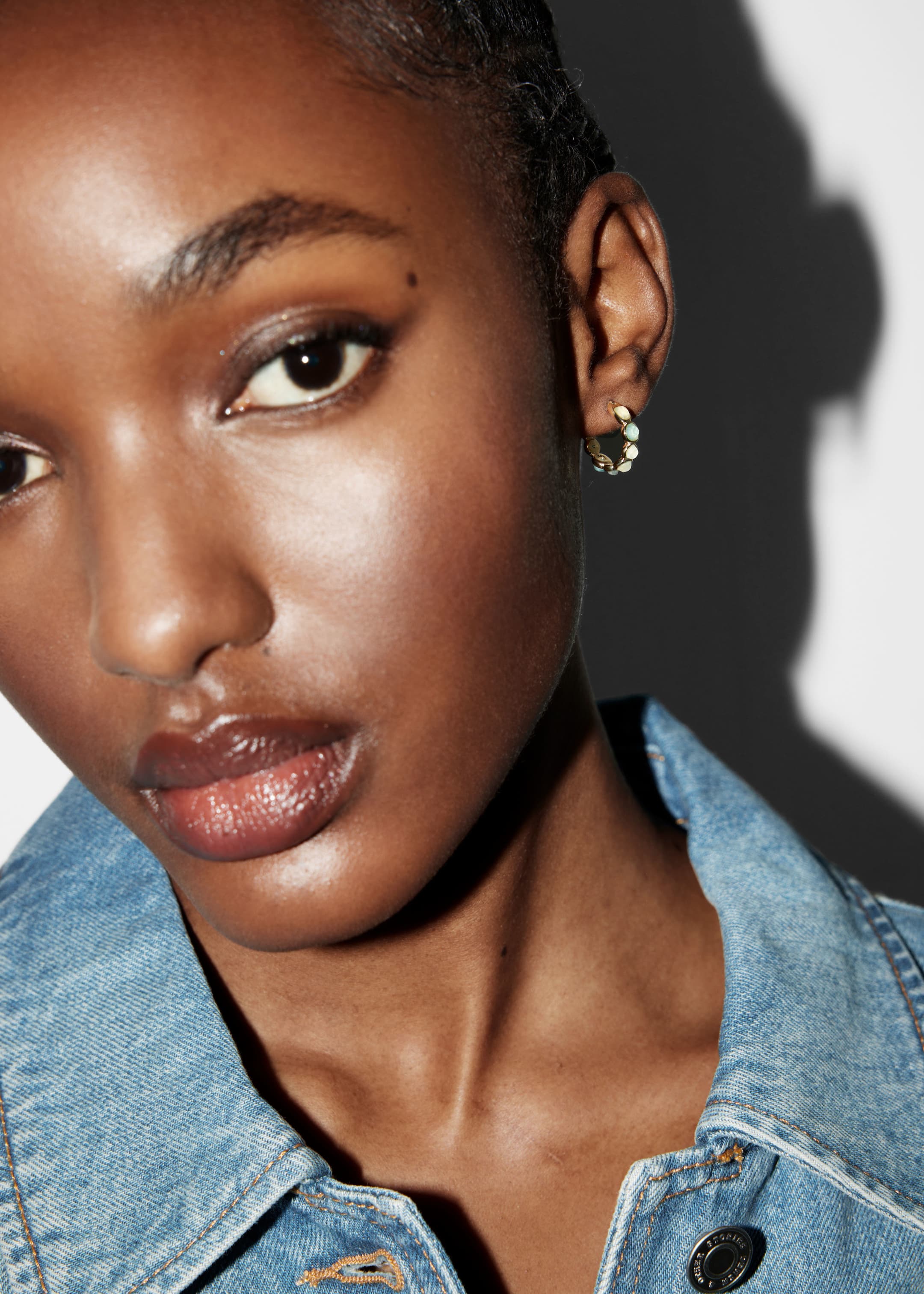 Προβολή μεγαλύτερης εικόνας: Μίνι κρίκοι με κρύσταλλα - Χρυσό/Τυρκουάζ - Ladies | H&M GR 1