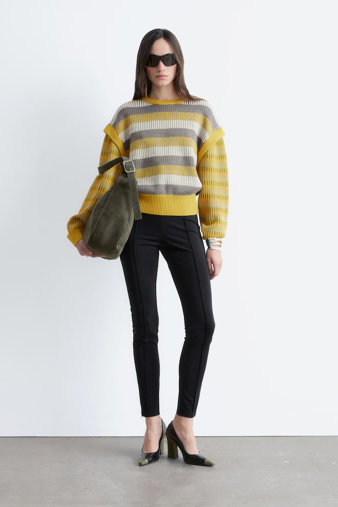 Pull en maille à empiècements rayés - Rayures jaunes et grises - 1
