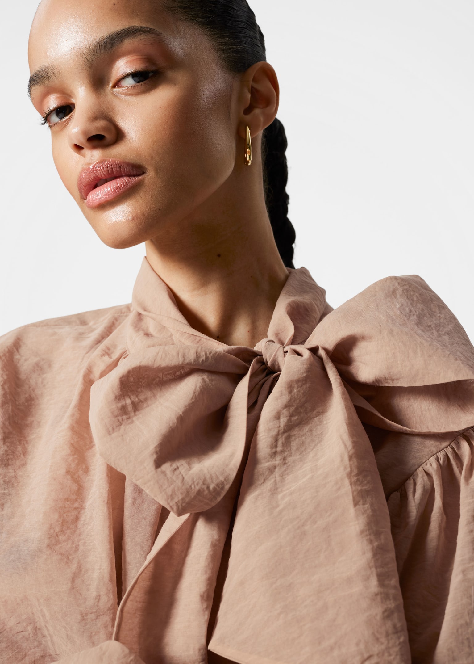 Puff-Sleeve Bow-Detail Blouse - Beige - 4