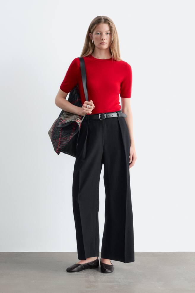 Pantalones plisados recortados - Negro - 1