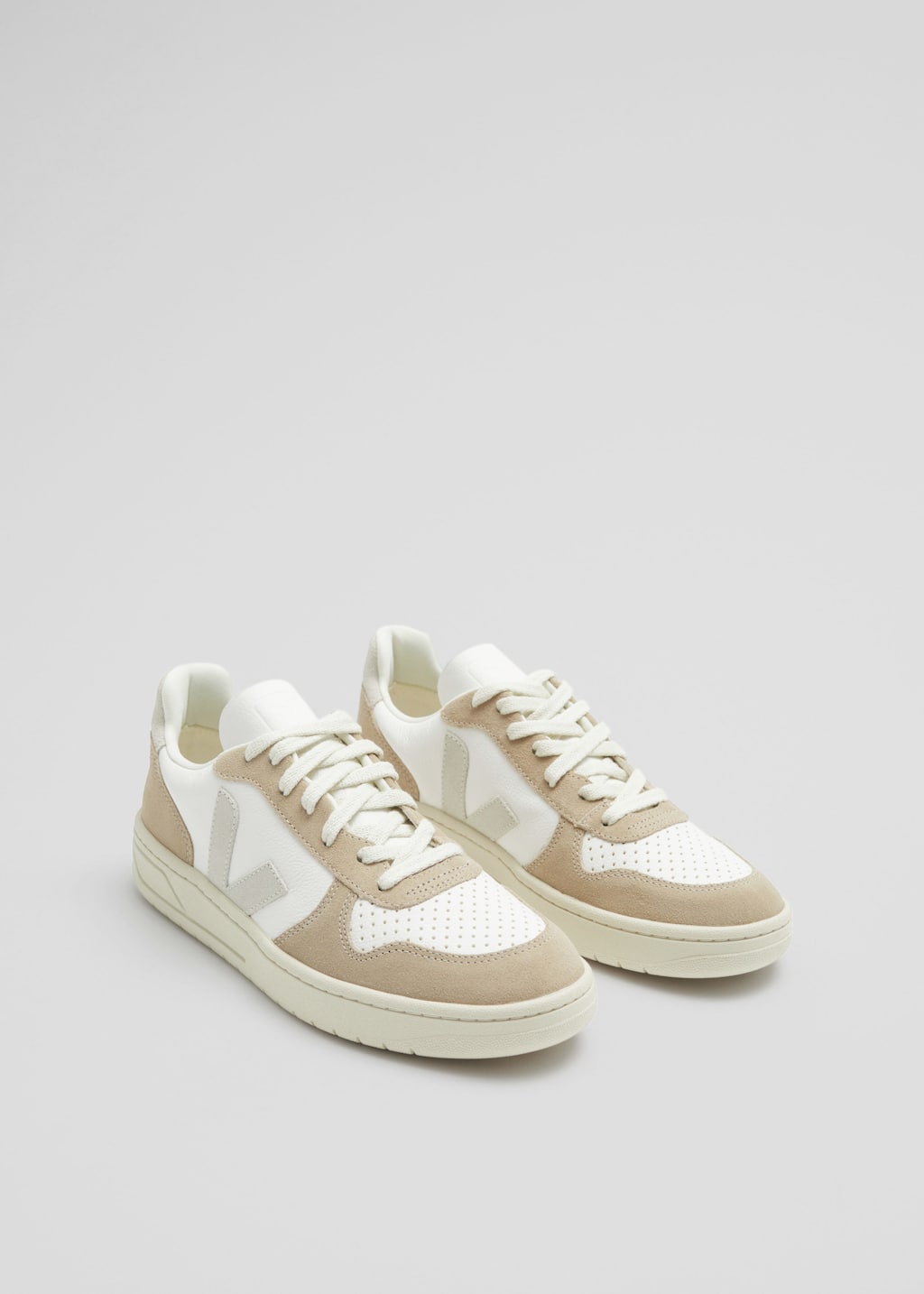 VejaV-10Sneakers - Beige/White - Stillleben
