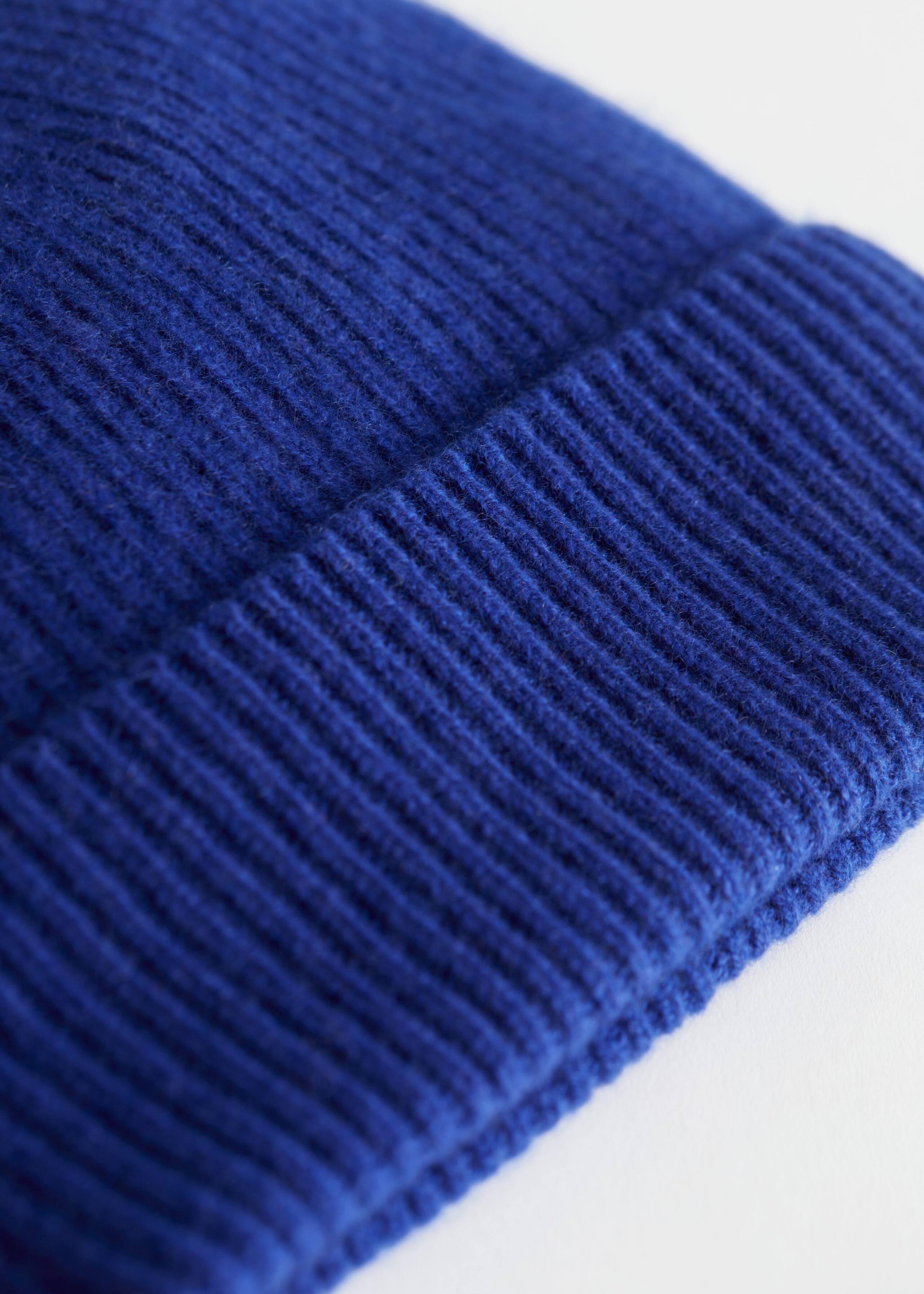 Ribbed Cashmere Knit Beanie - {{variantName}} - Descriptive Detail