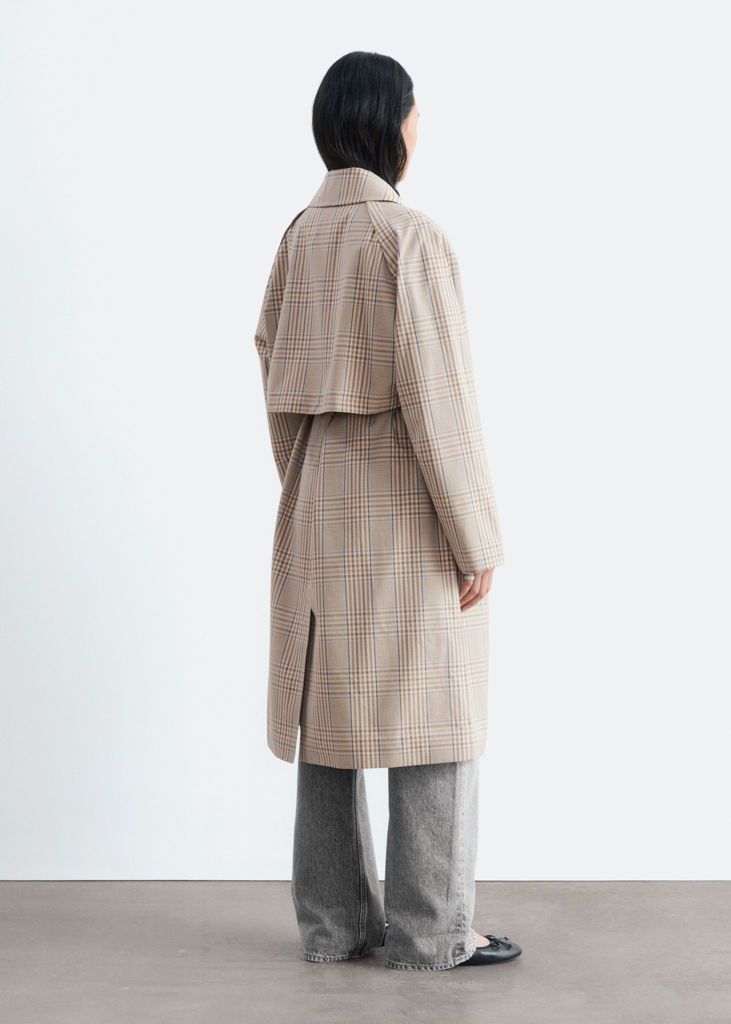 Karierter Trenchcoat mit Schnallengürtel - Beige/Kariert - Stillleben