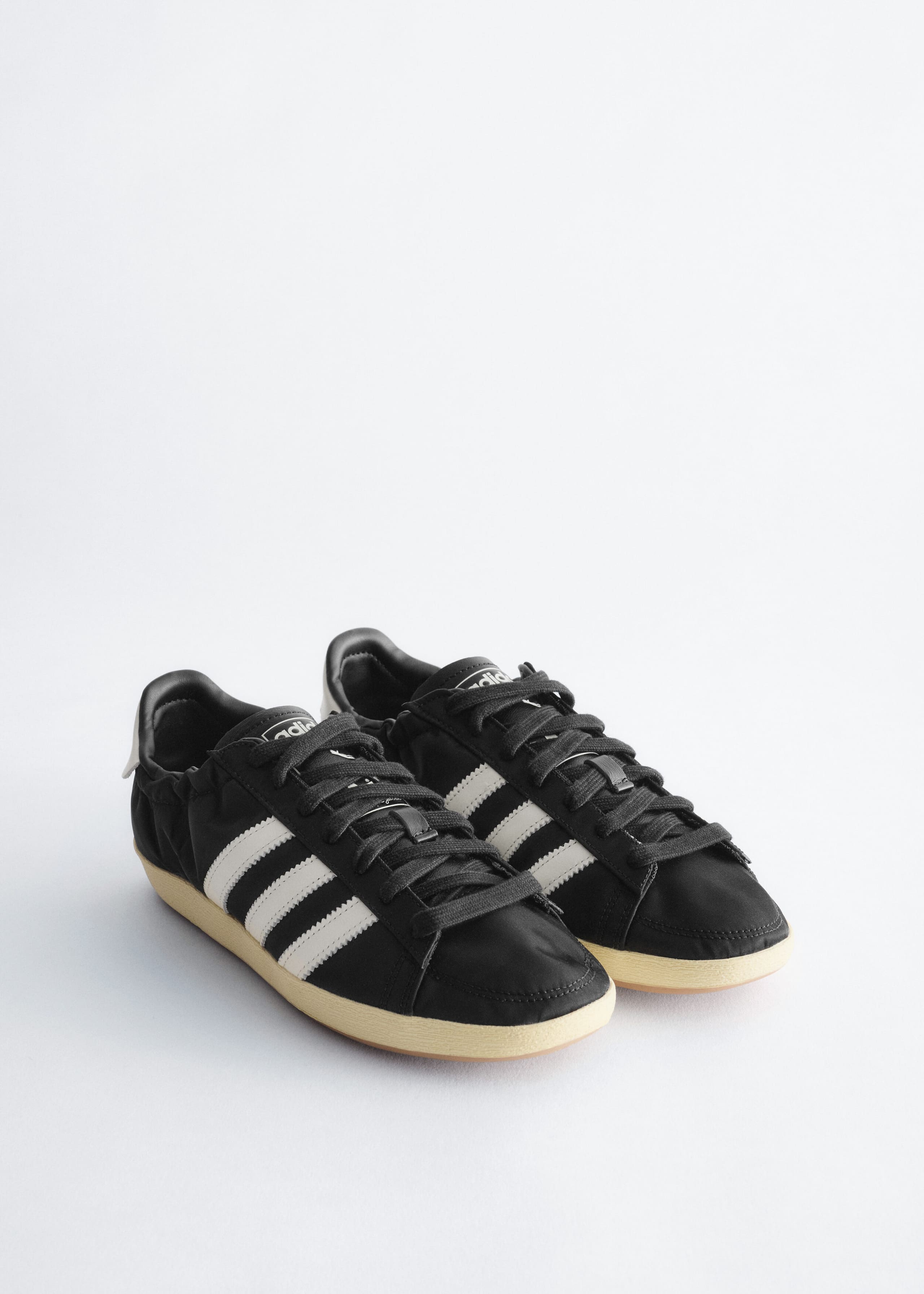 adidas Originals Jabbar Lo Scrunch Sneakers - Black/White - Still Life