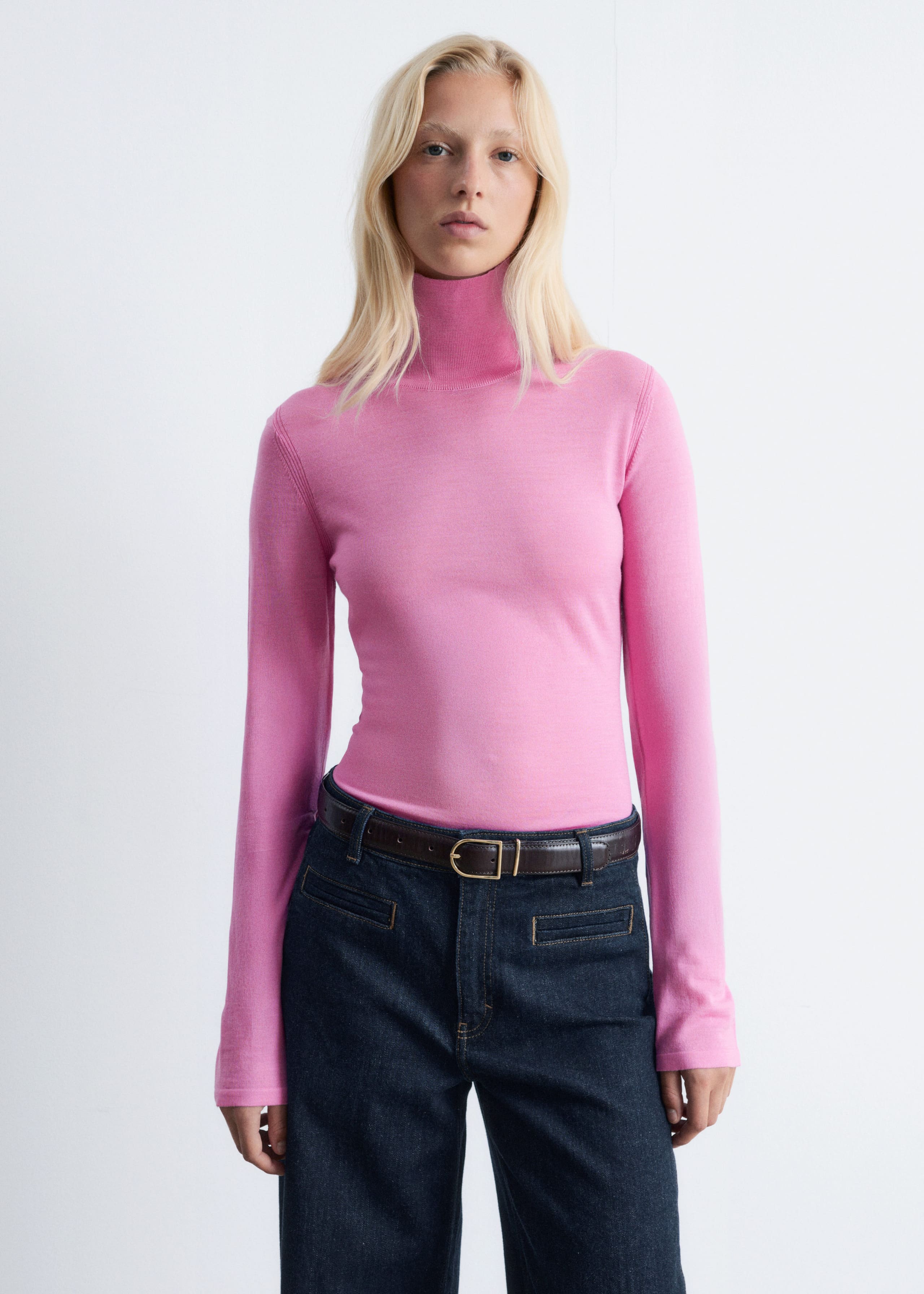 Image of Rollkragenpullover aus fein gestrickter Wolle