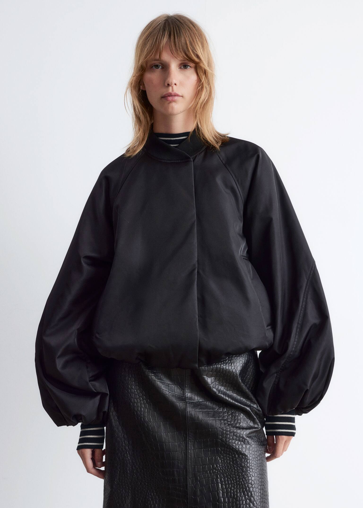 Voluminous-Sleeve Bomber Jacket - Black/Dark Red