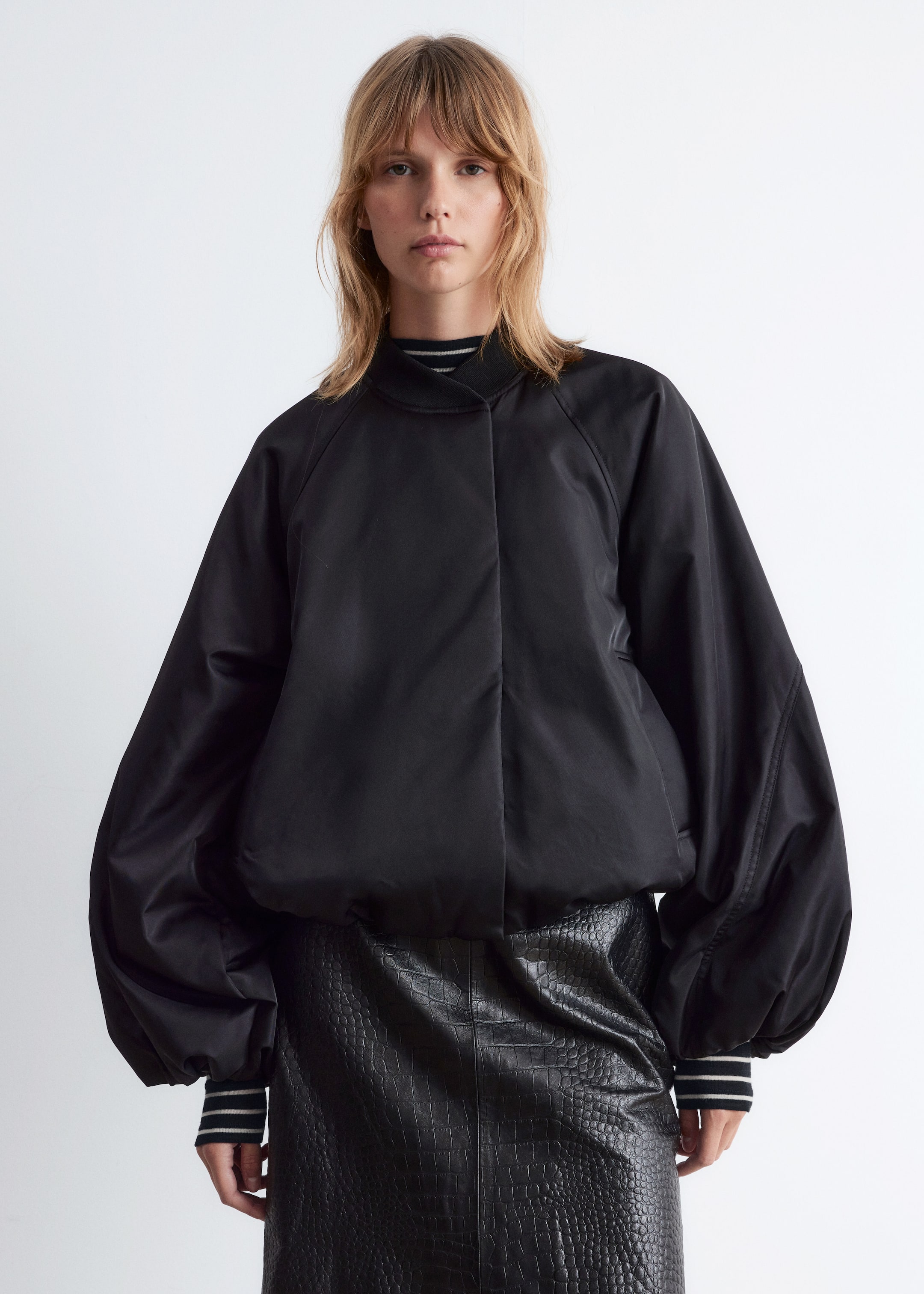 Agrandir l'image: Bomber à manches volumineuses - Noir - FEMME | H&M CH 1