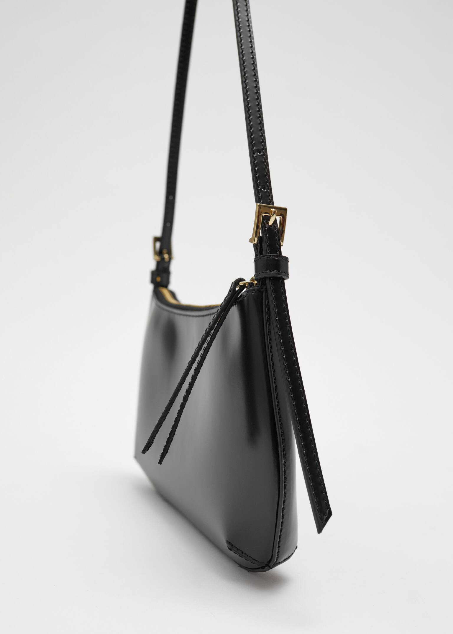 Petit Leather Shoulder Bag - שחור - 4