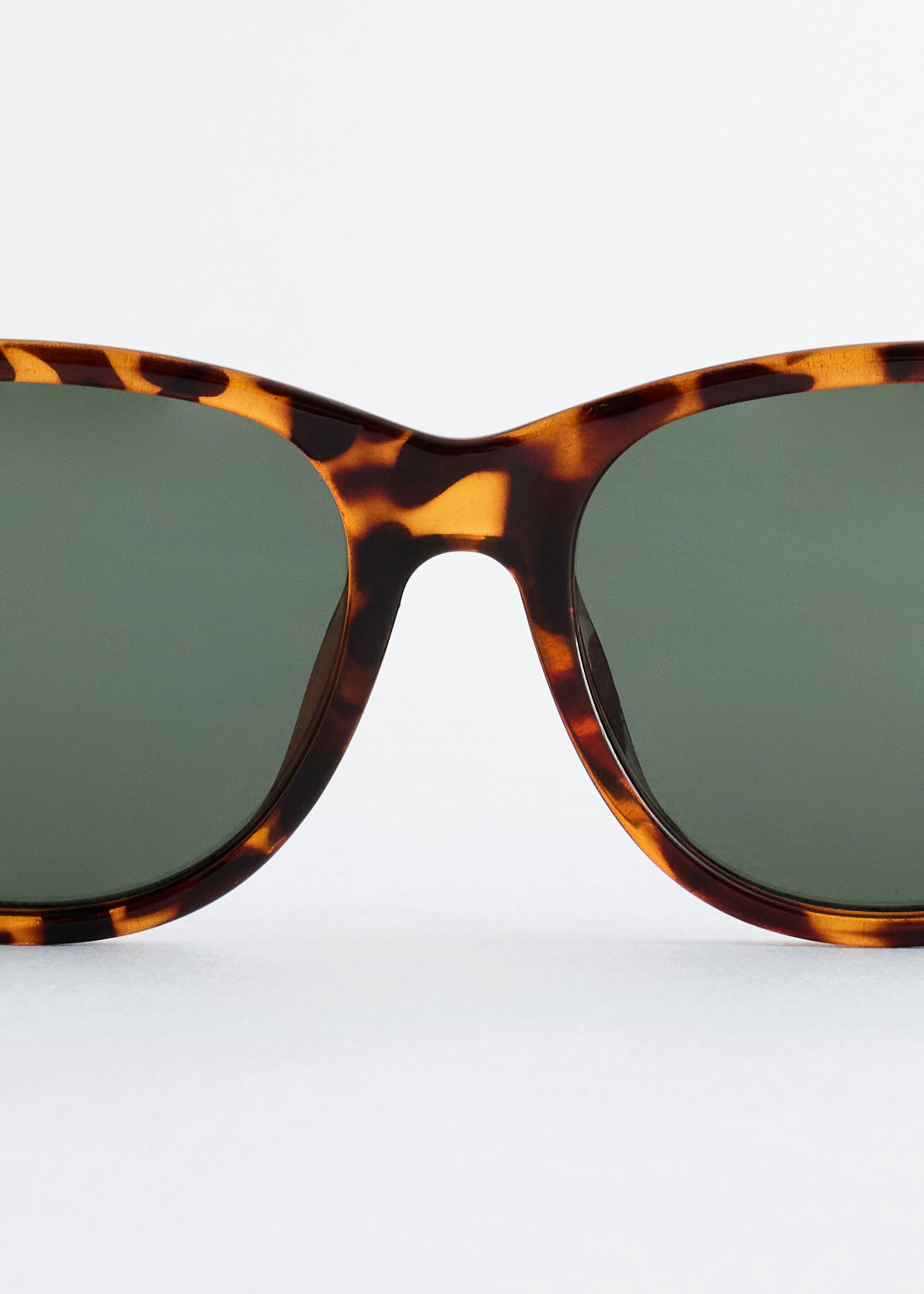Oval Cat-Eye Sunglasses - {{variantName}} - Descriptive Detail