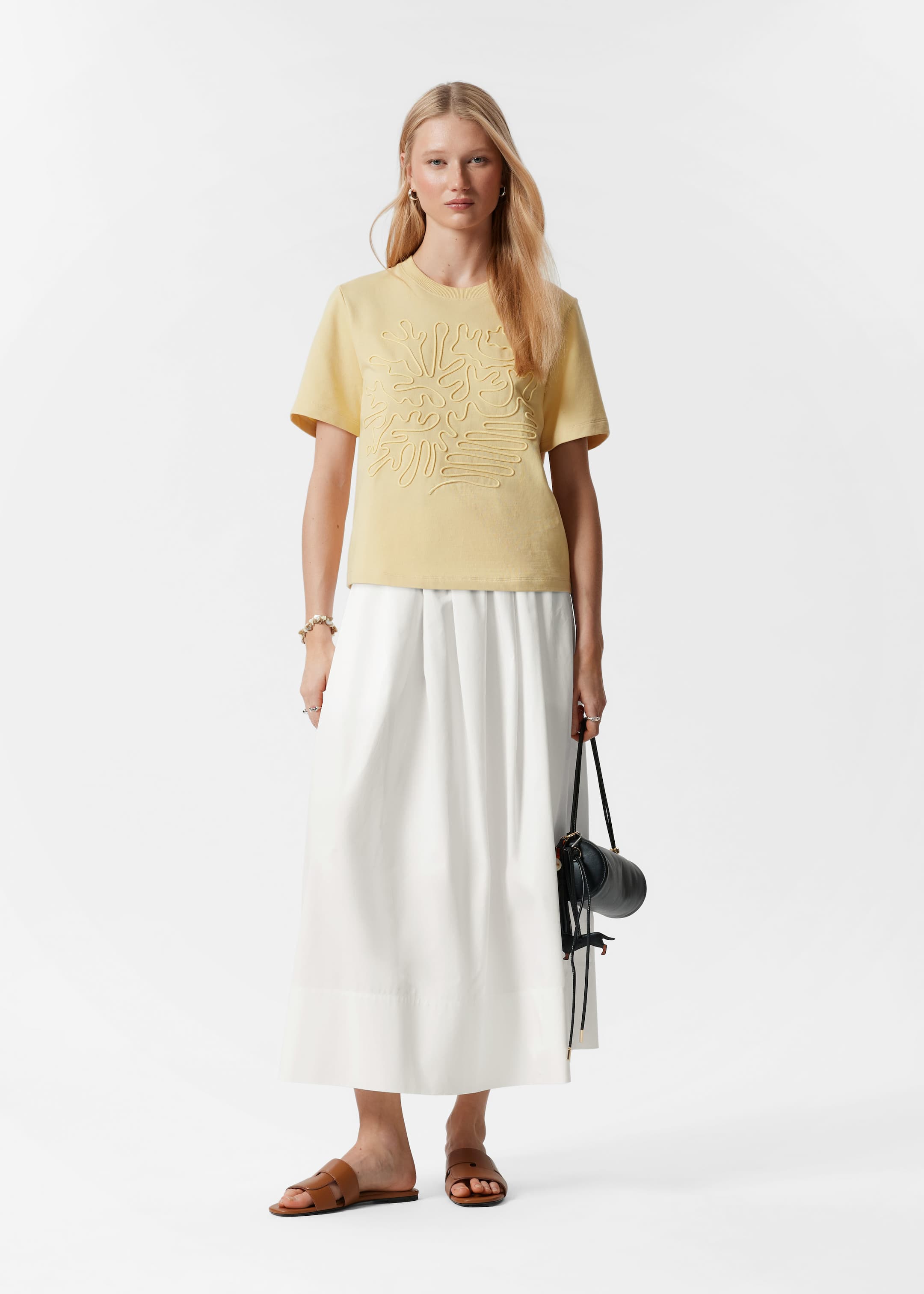Zobacz większy obraz: Floral-Appliqué T-Shirt - Żółty - ONA | H&M PL 2