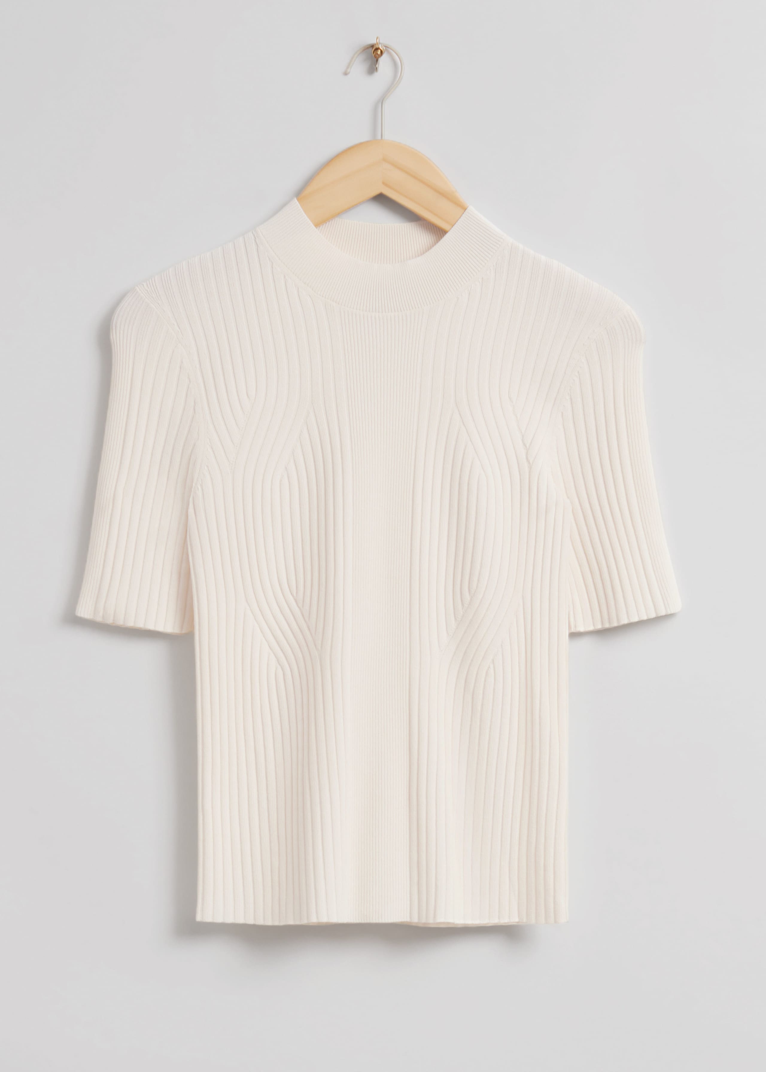 Maglia aderente con finitura a coste miste