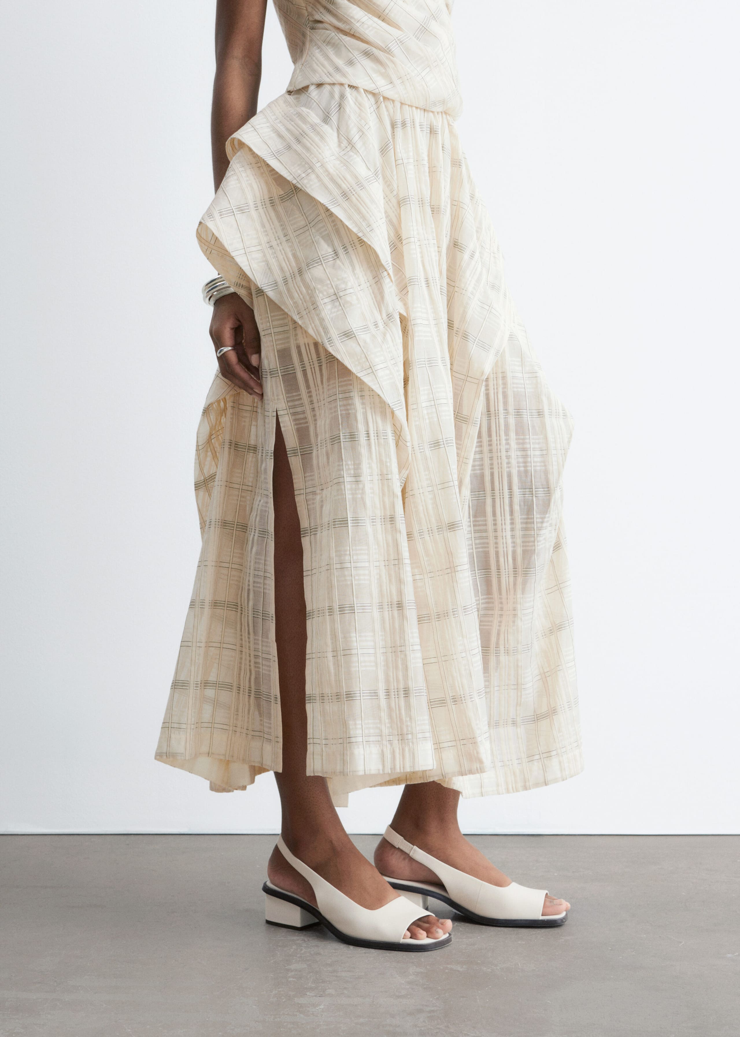 Image of Rynkad midikjol i bomull