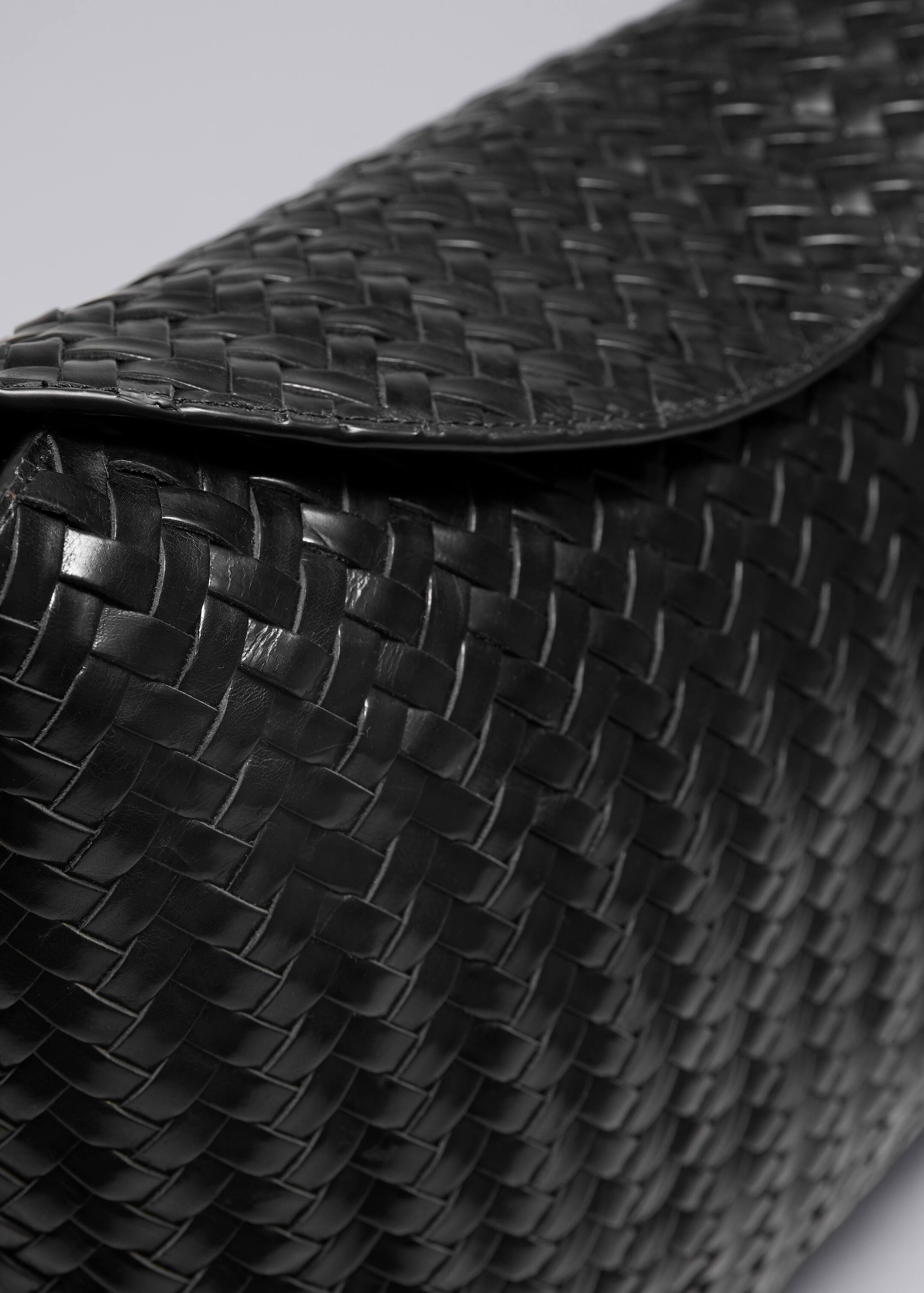 Zobrazit větší obrázek: Velká pletená kabelka přes rameno - Black - ŽENY | H&M CZ 4