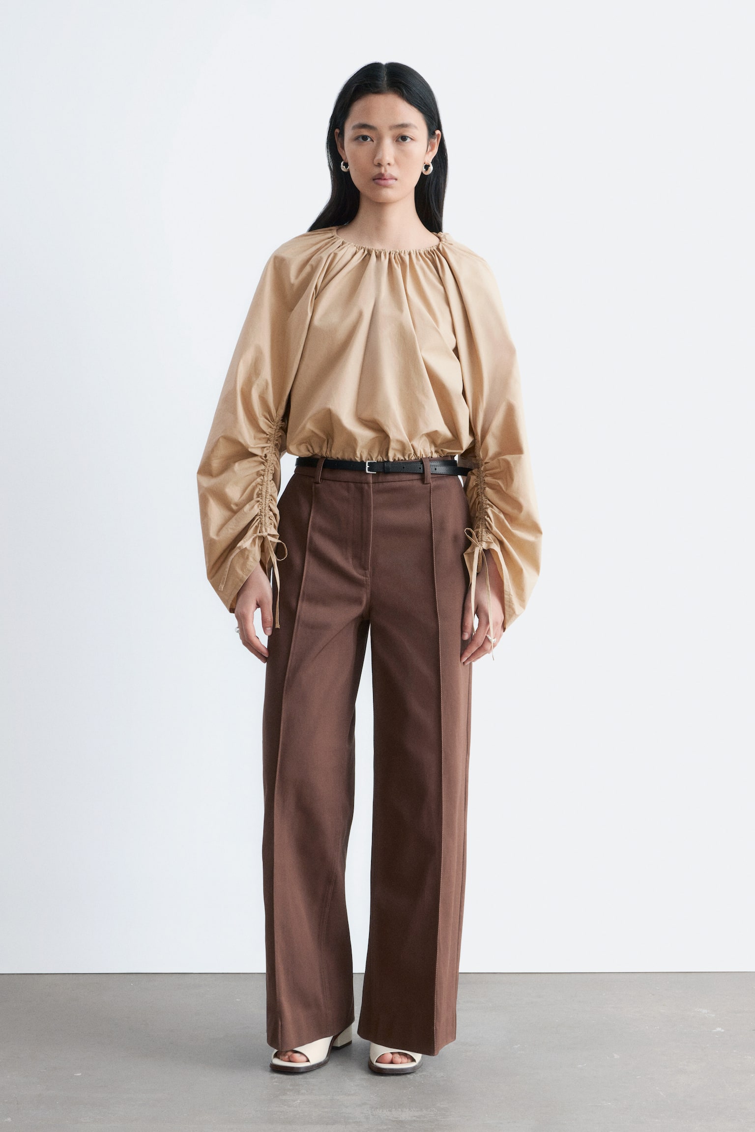 Bomuldsbukser med pressefolder - Brun/Hvid - 4