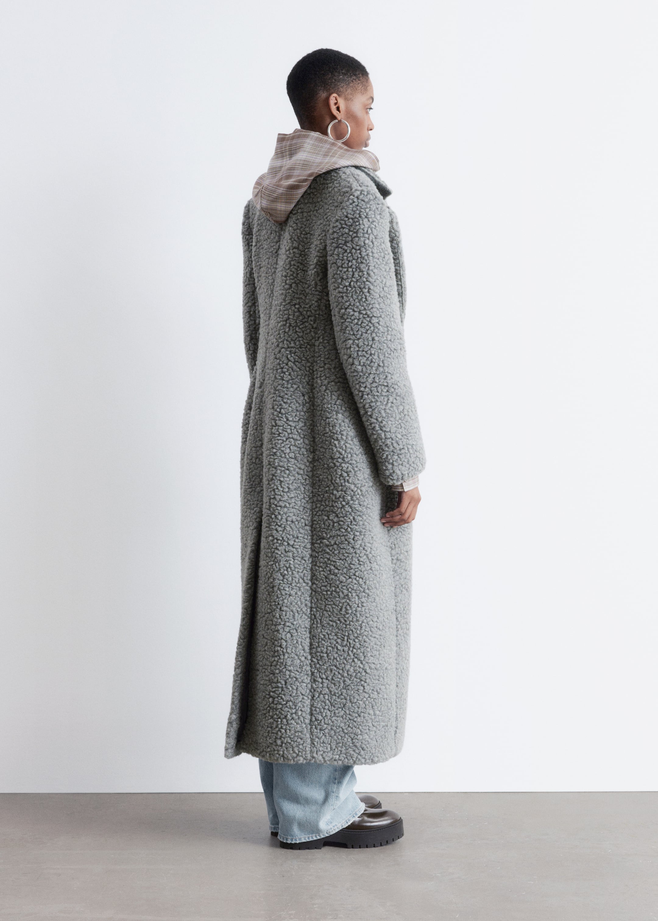 Visualizza immagine più grande: Maxi cappotto in shearling di lana - Grigio - DONNA | H&M IT 3