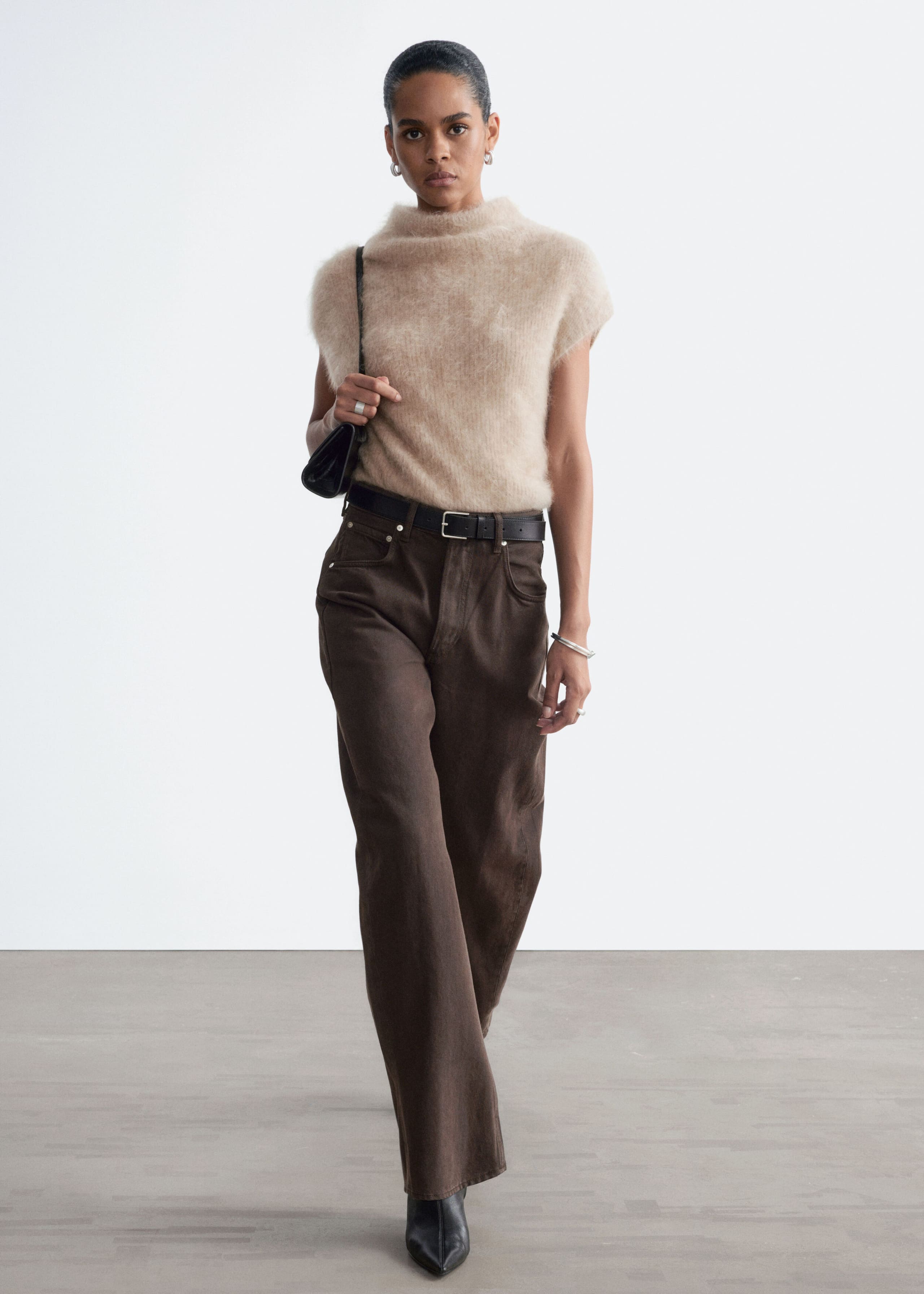 Jeans mit Barrel-Bein - Hellblau - Lookbook