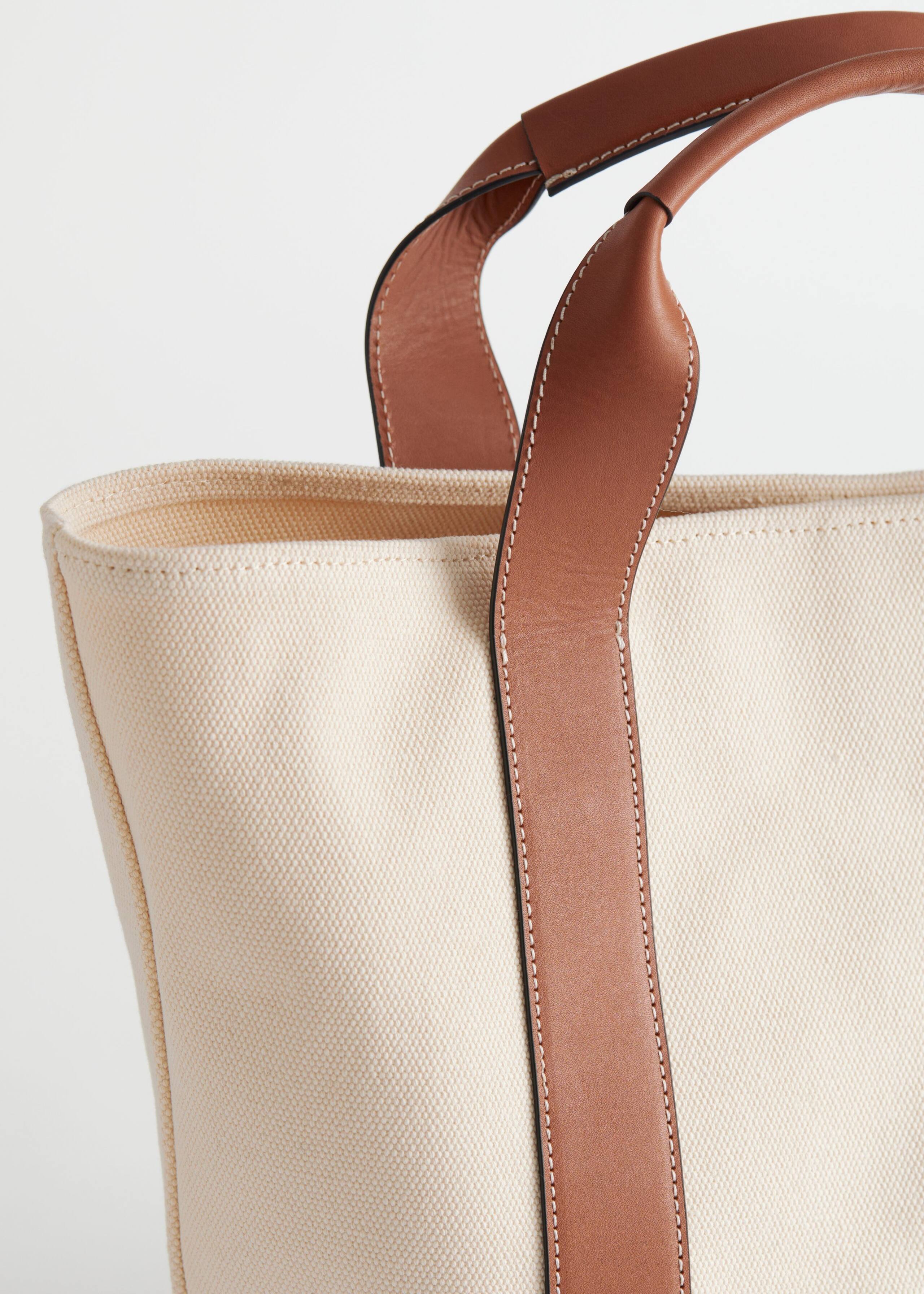 Canvas Leather Tote Bag - {{variantName}} - Descriptive Detail