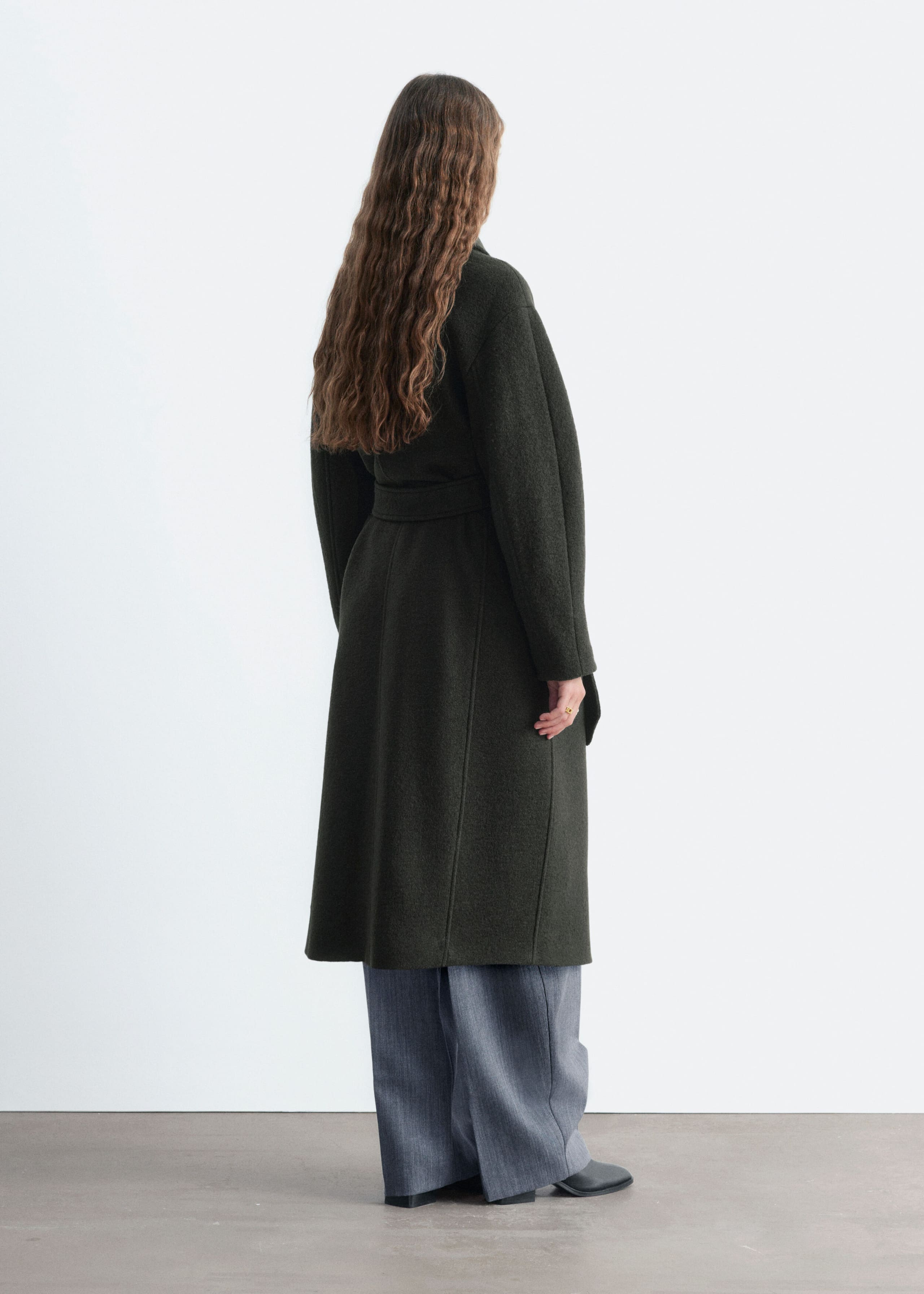 Volumineuze wollen jas met ceintuur - Donkergroen - Lookbook