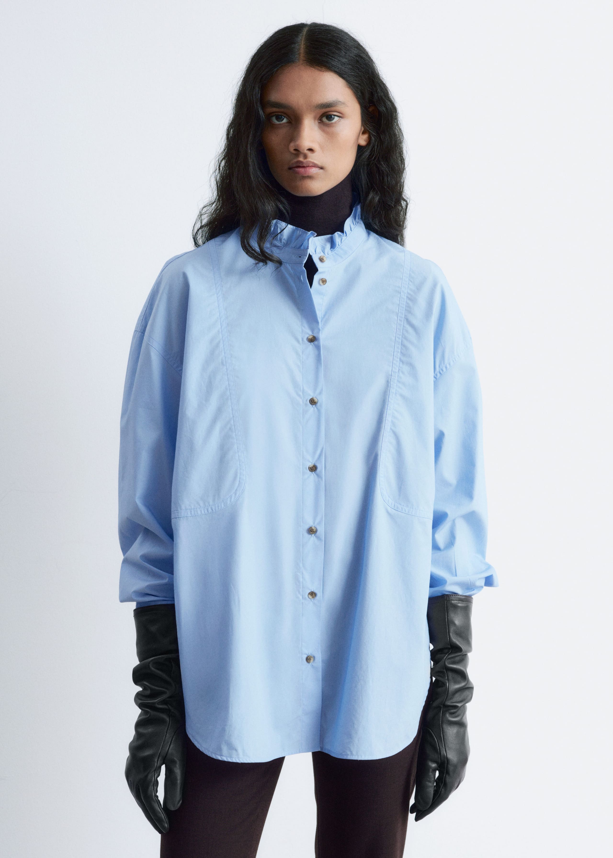 Image of Camisa de algodón larga con cuello alzado