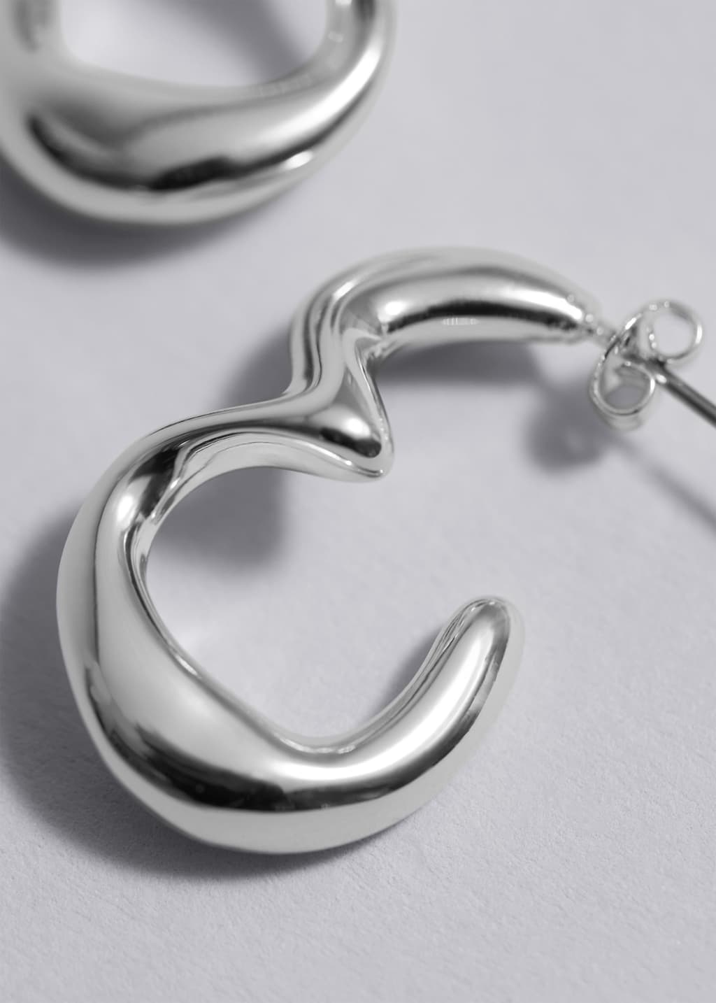 Sculpted Hoop Earrings - {{variantName}} - Descriptive Detail