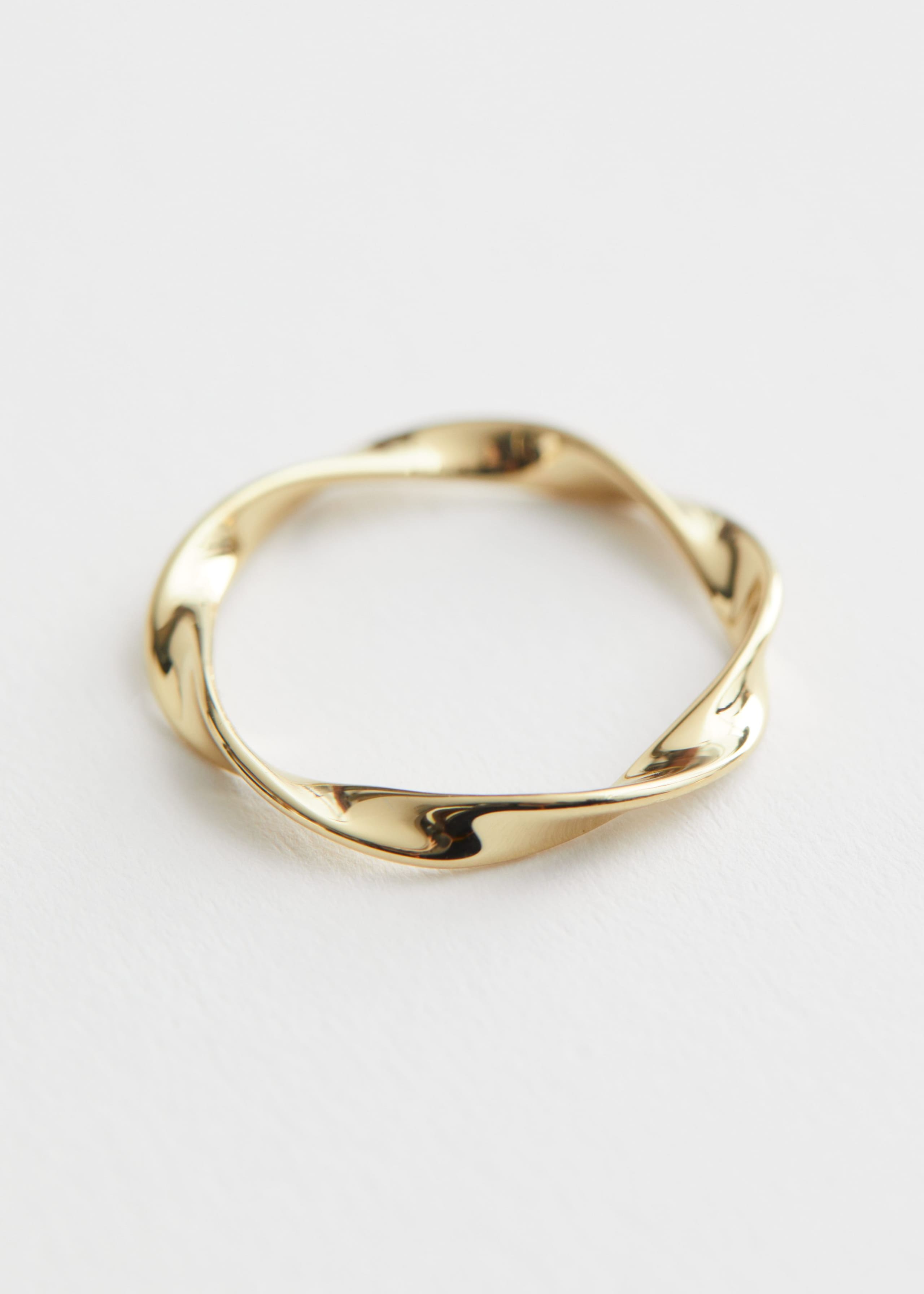 Organic Twisted Ring - Gold - Natura morta