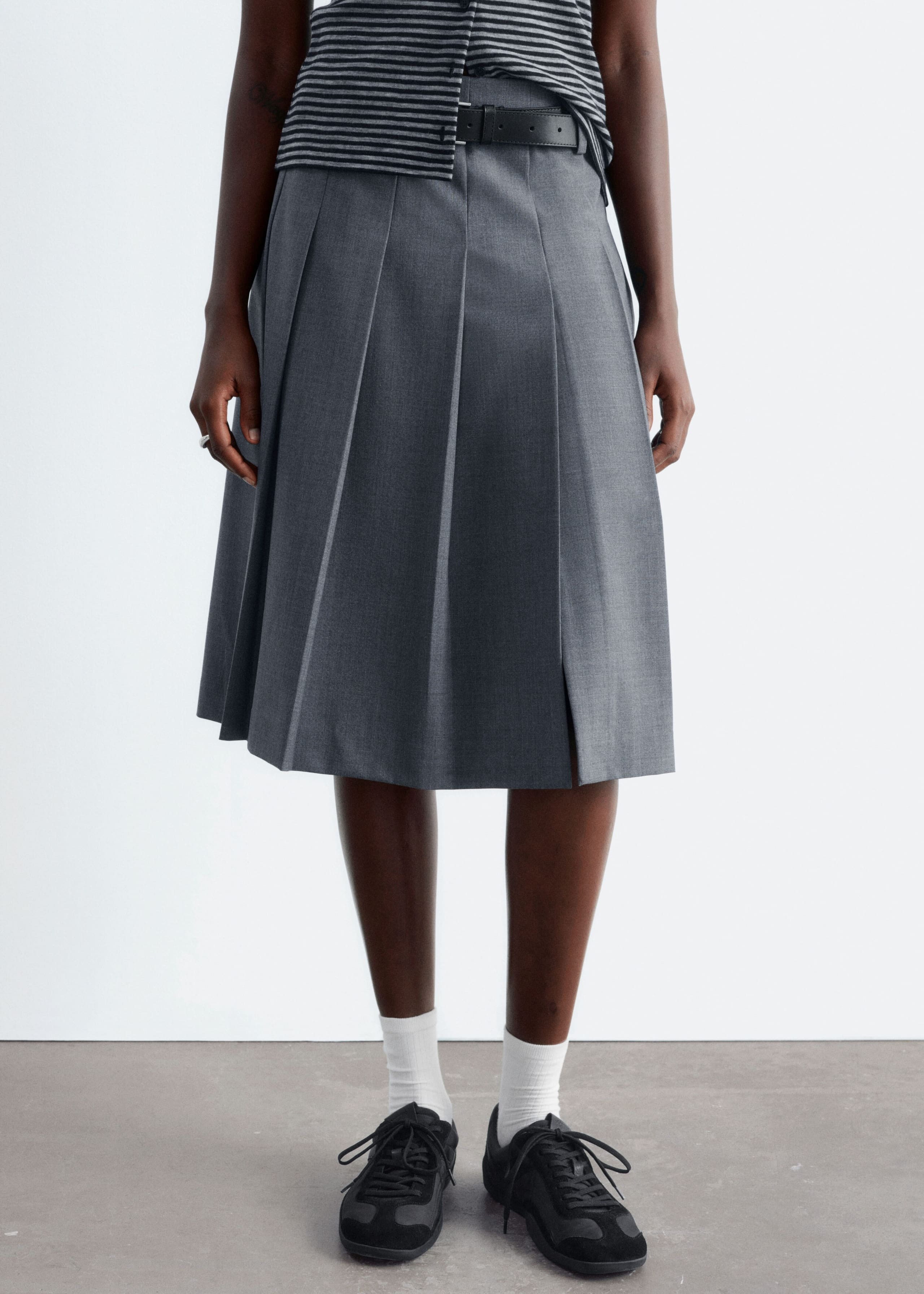 Pleated Skirt - Dark Grey - Lookbook