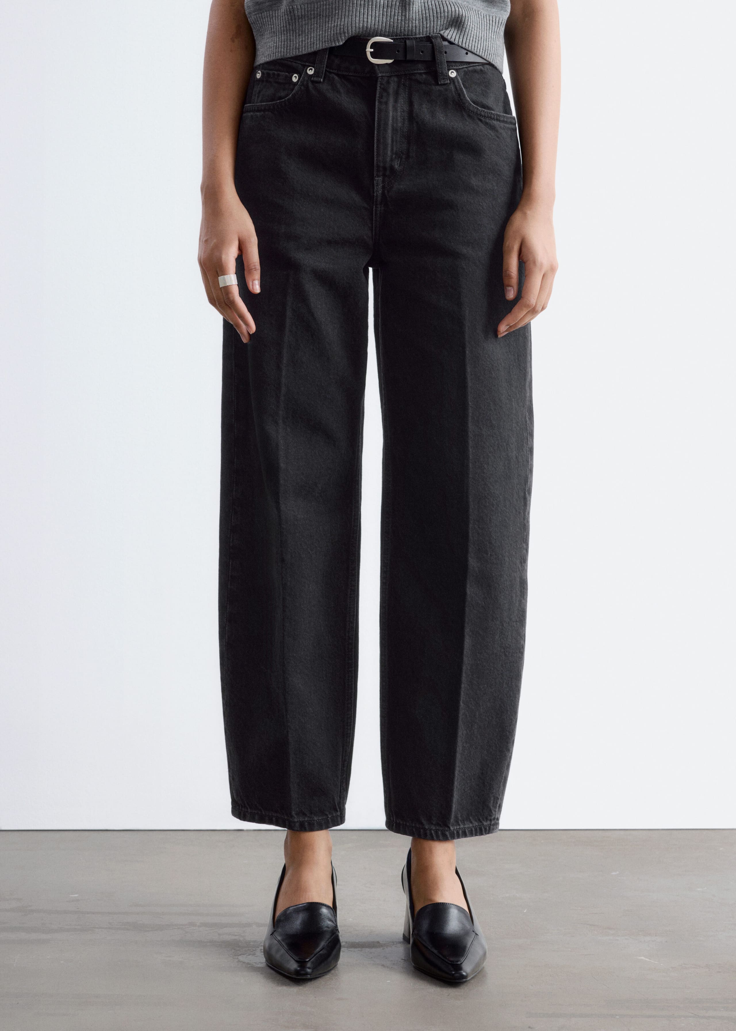 Tapered Jeans - Black - Still Life
