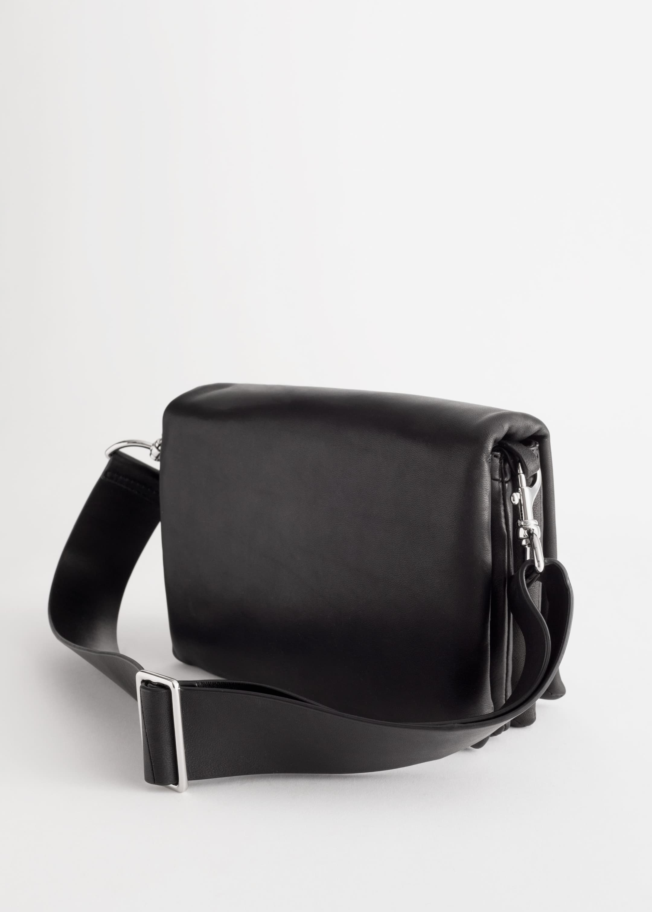 Größeres Bild ansehen: Umhängetasche aus chromfreiem Leder - Schwarz - Ladies | H&M DE 2