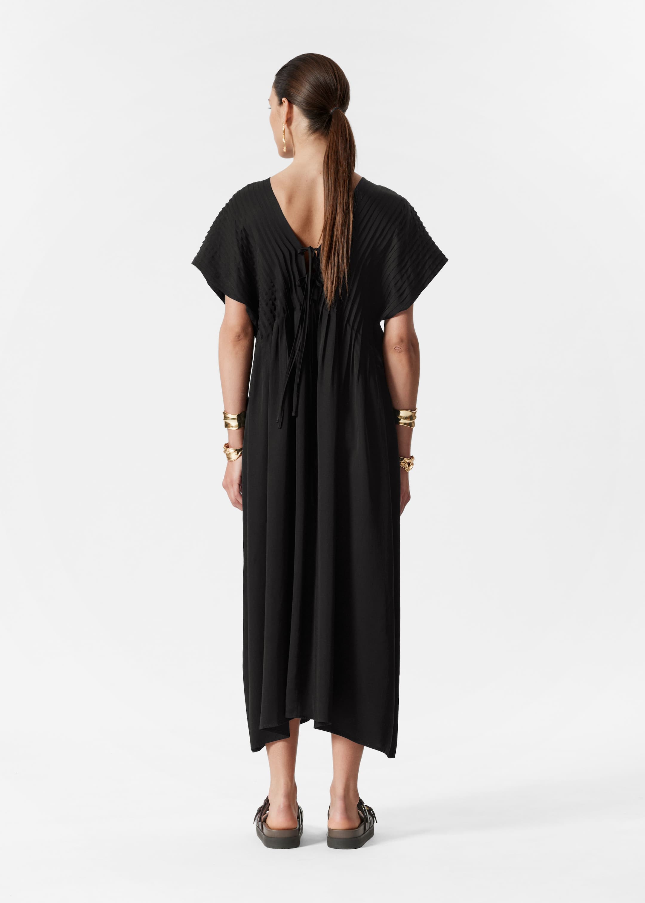 Agrandir l'image: Robe midi plissée à manches chauve-souris - Noir - FEMME | H&M FR 4