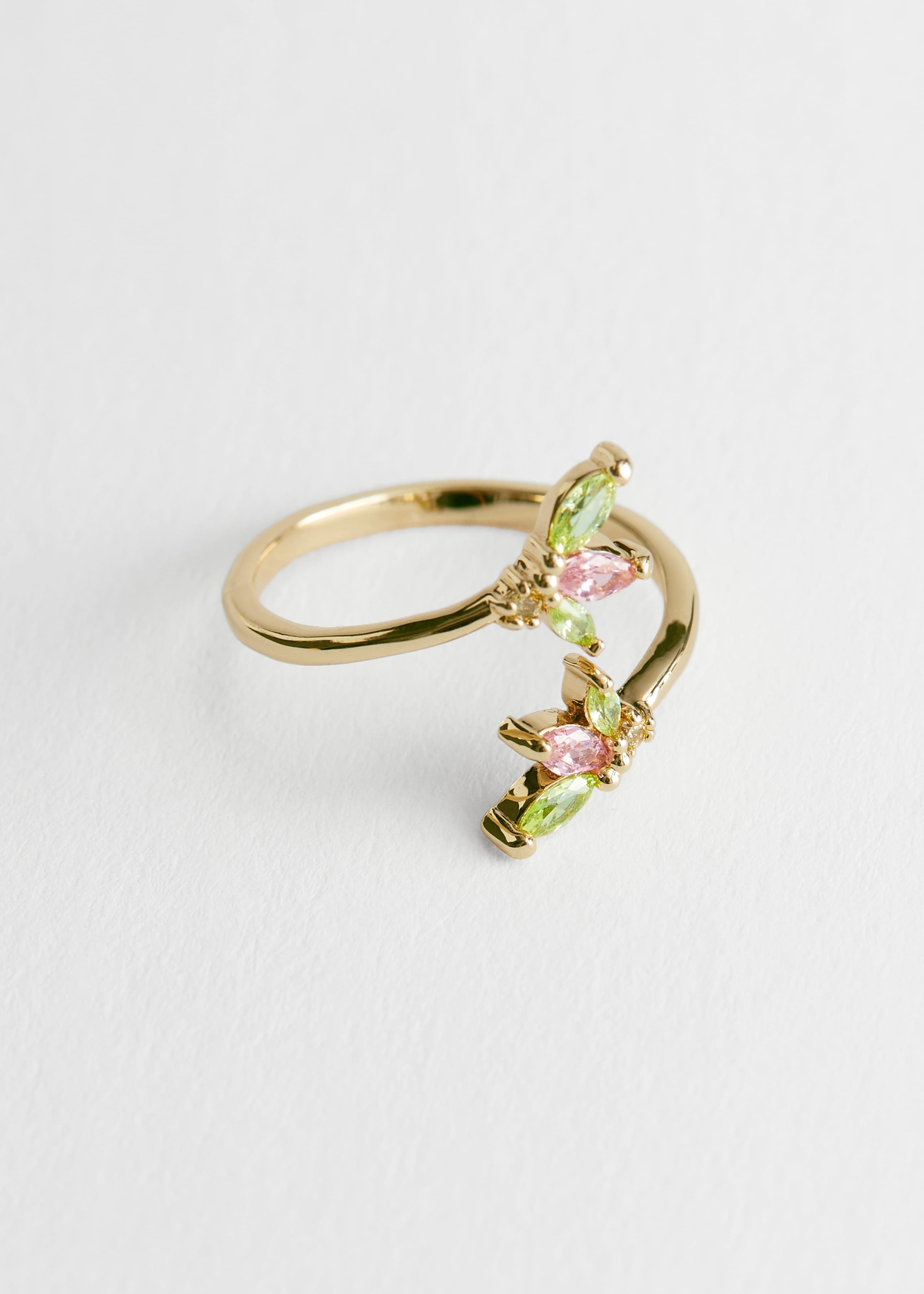Twisted Gemstone Ring - Pink, Green - Natura morta