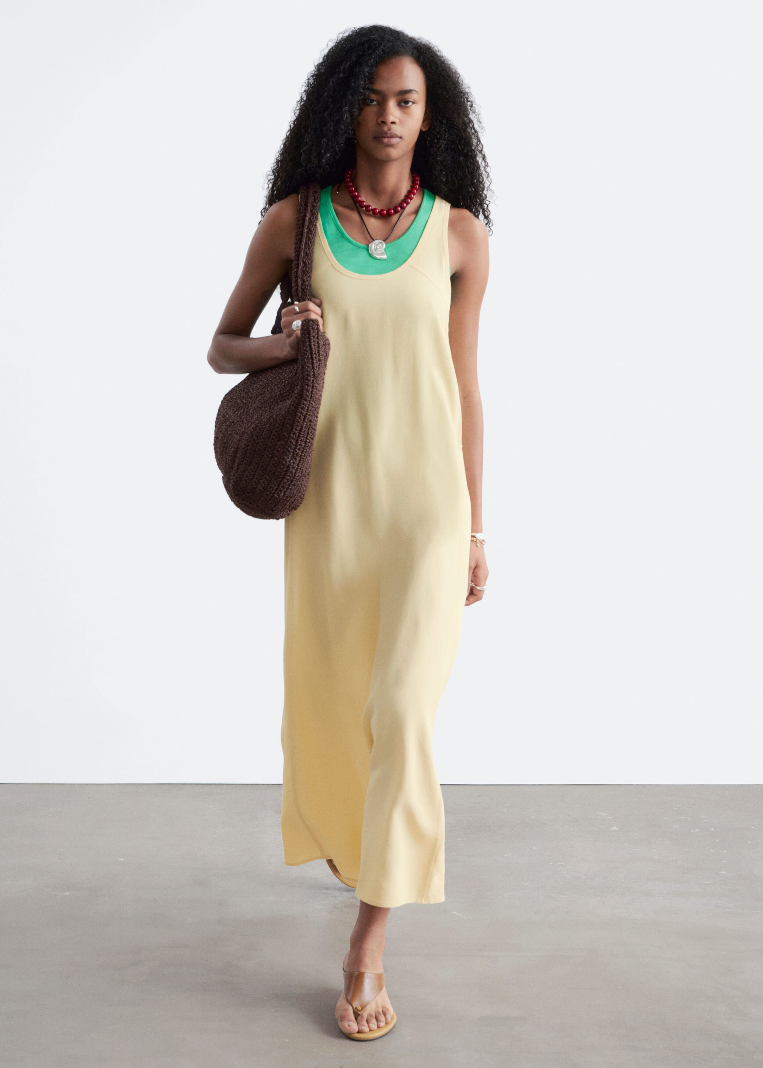 Image of Midikleid mit tiefem Ausschnitt