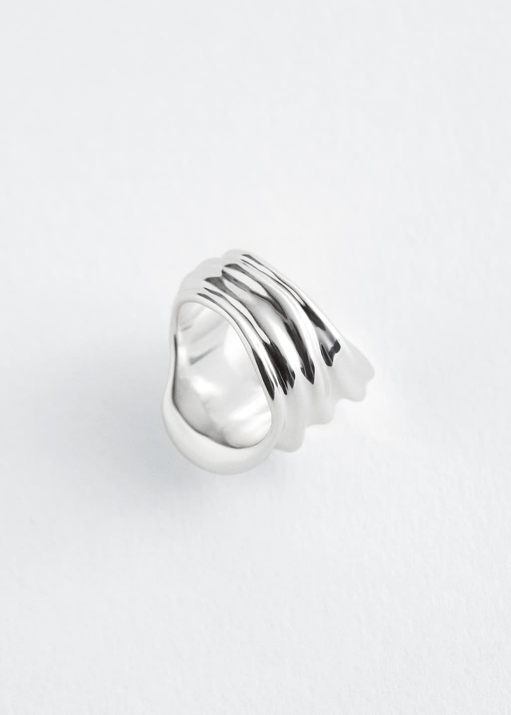 Wavy Sculptural Ring - {{variantName}} - Descriptive Detail