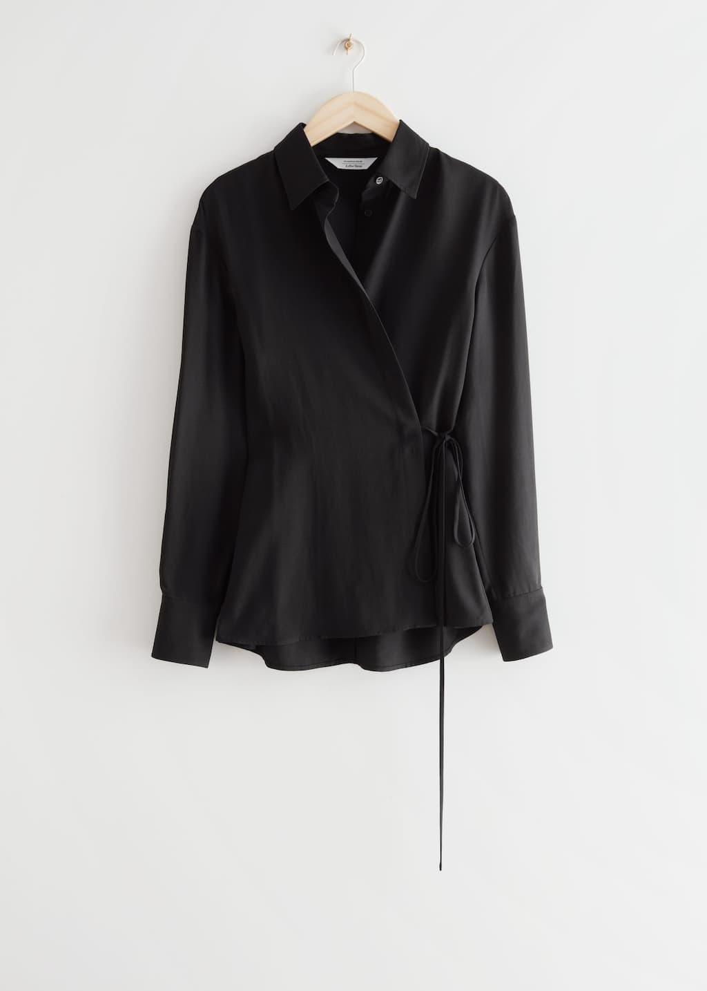 Fitted Asymmetric Wrap Blouse - Black - Bodegón